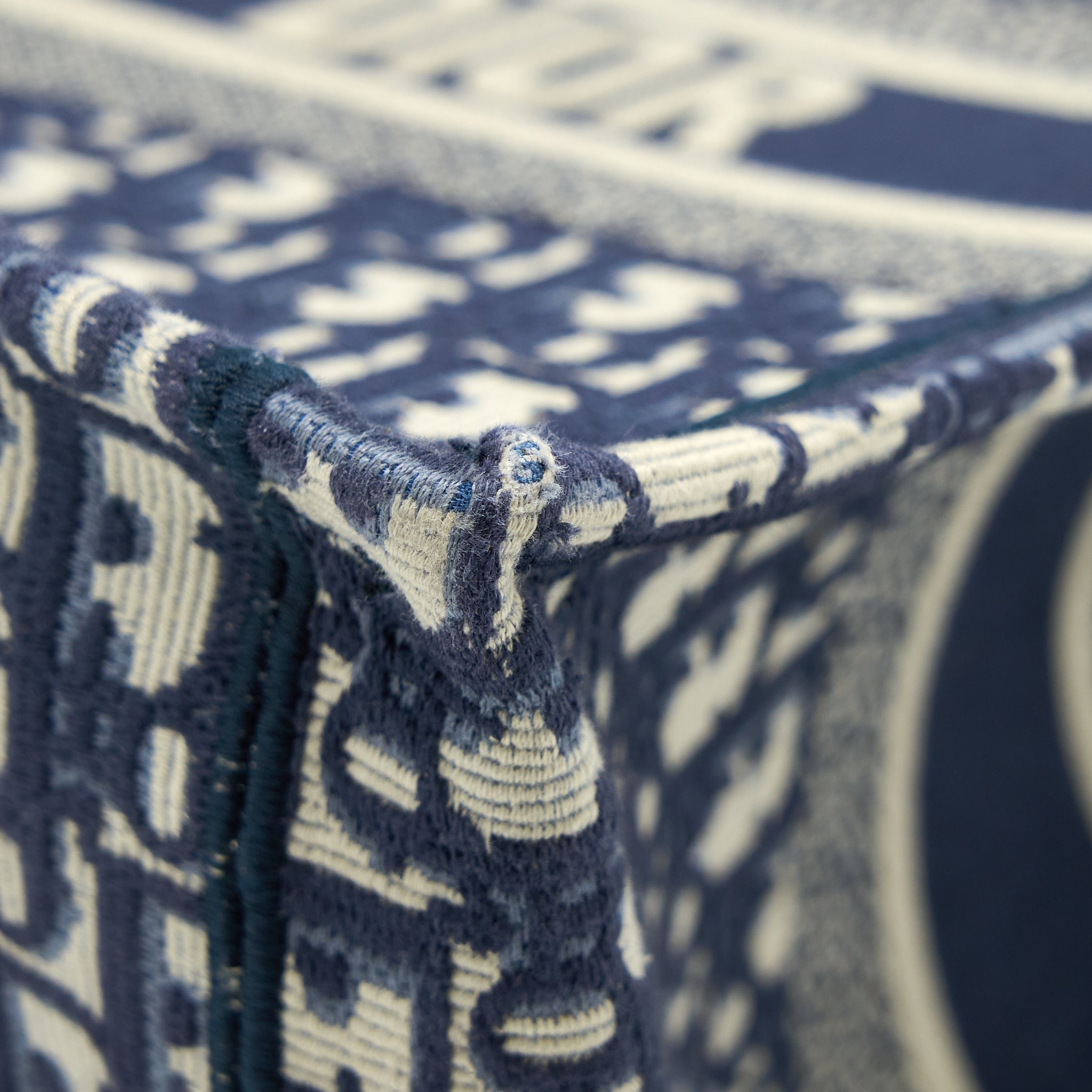 DIOR MEDIUM BOOK TOTE OBLIQUE EMBROIDERY BLUE