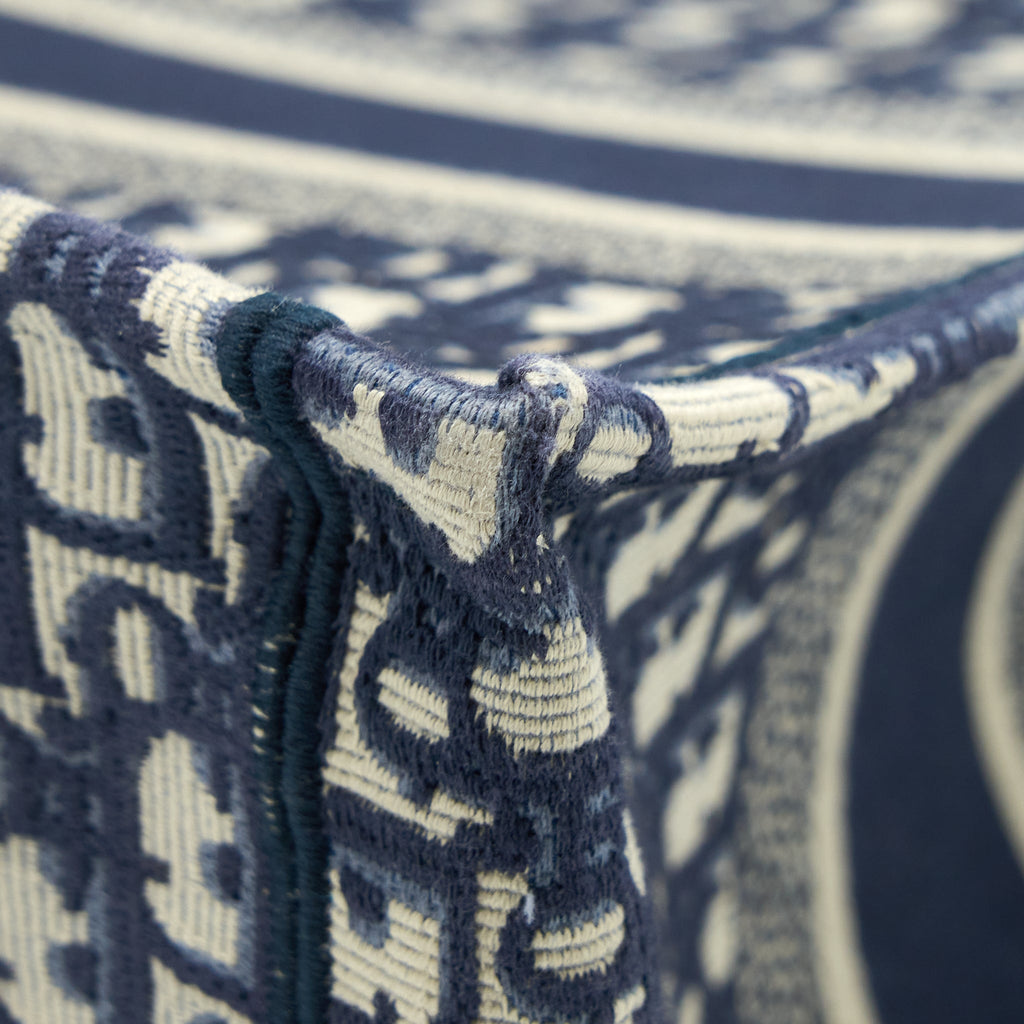 DIOR MEDIUM BOOK TOTE OBLIQUE EMBROIDERY BLUE