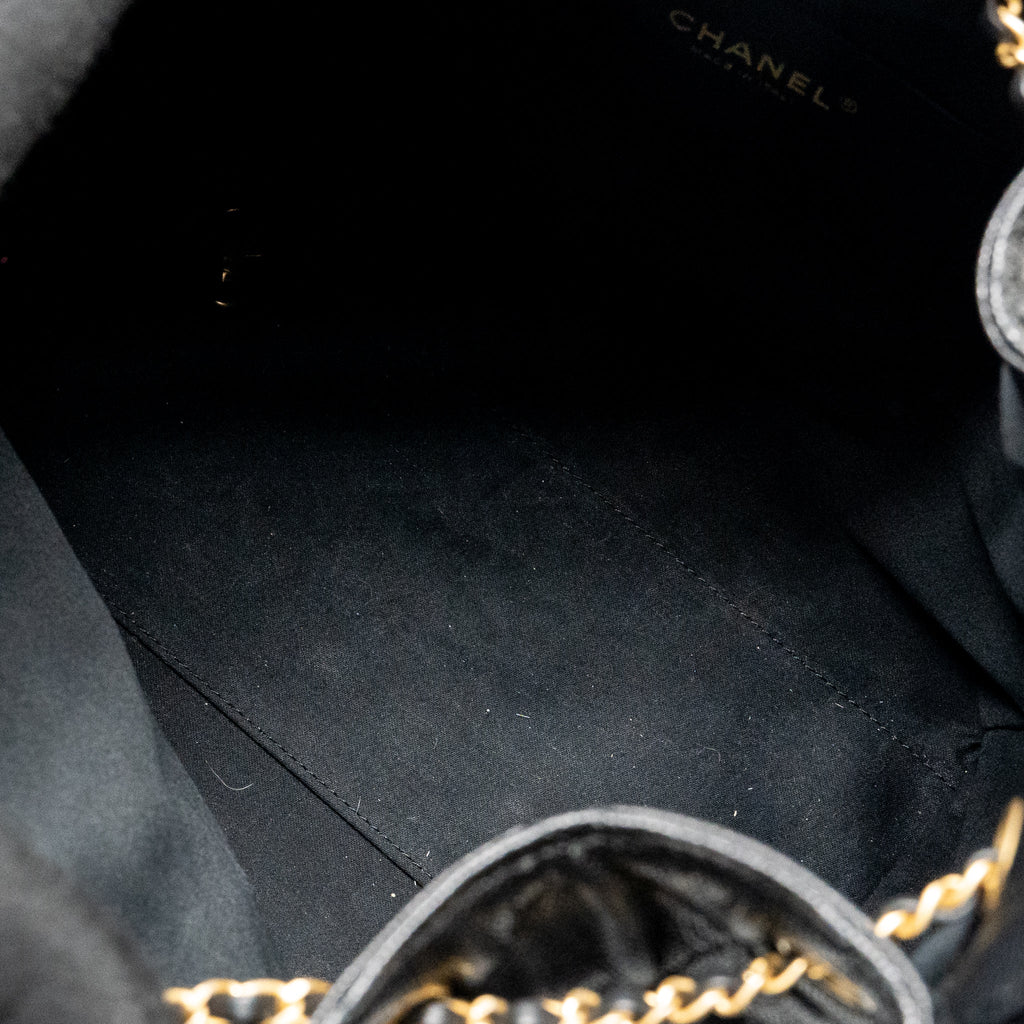 CHANEL 25 MEDIUM CAVIAR BLACK GHW (MICROCHIP)