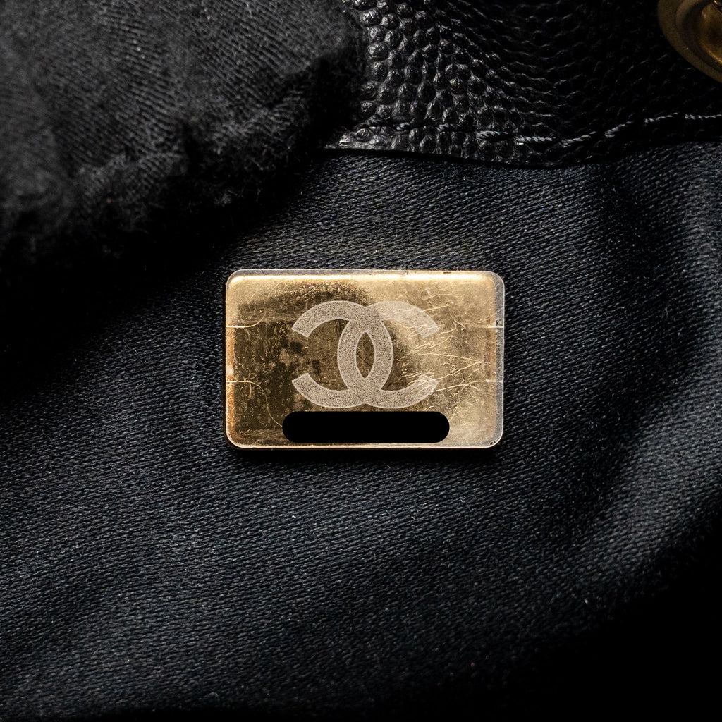 CHANEL 25 MEDIUM CAVIAR BLACK GHW (MICROCHIP)
