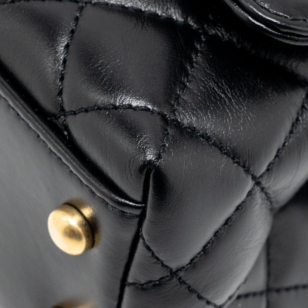 CHANEL DETAILED METAL TOP HANDLE MINI COCO HANDLE FLAP BAG SHINY CALFSKIN BLACK GHW (MICROCHIP)