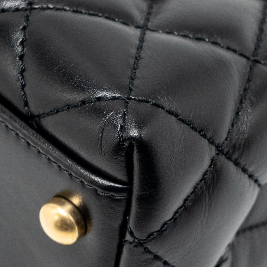 CHANEL DETAILED METAL TOP HANDLE MINI COCO HANDLE FLAP BAG SHINY CALFSKIN BLACK GHW (MICROCHIP)