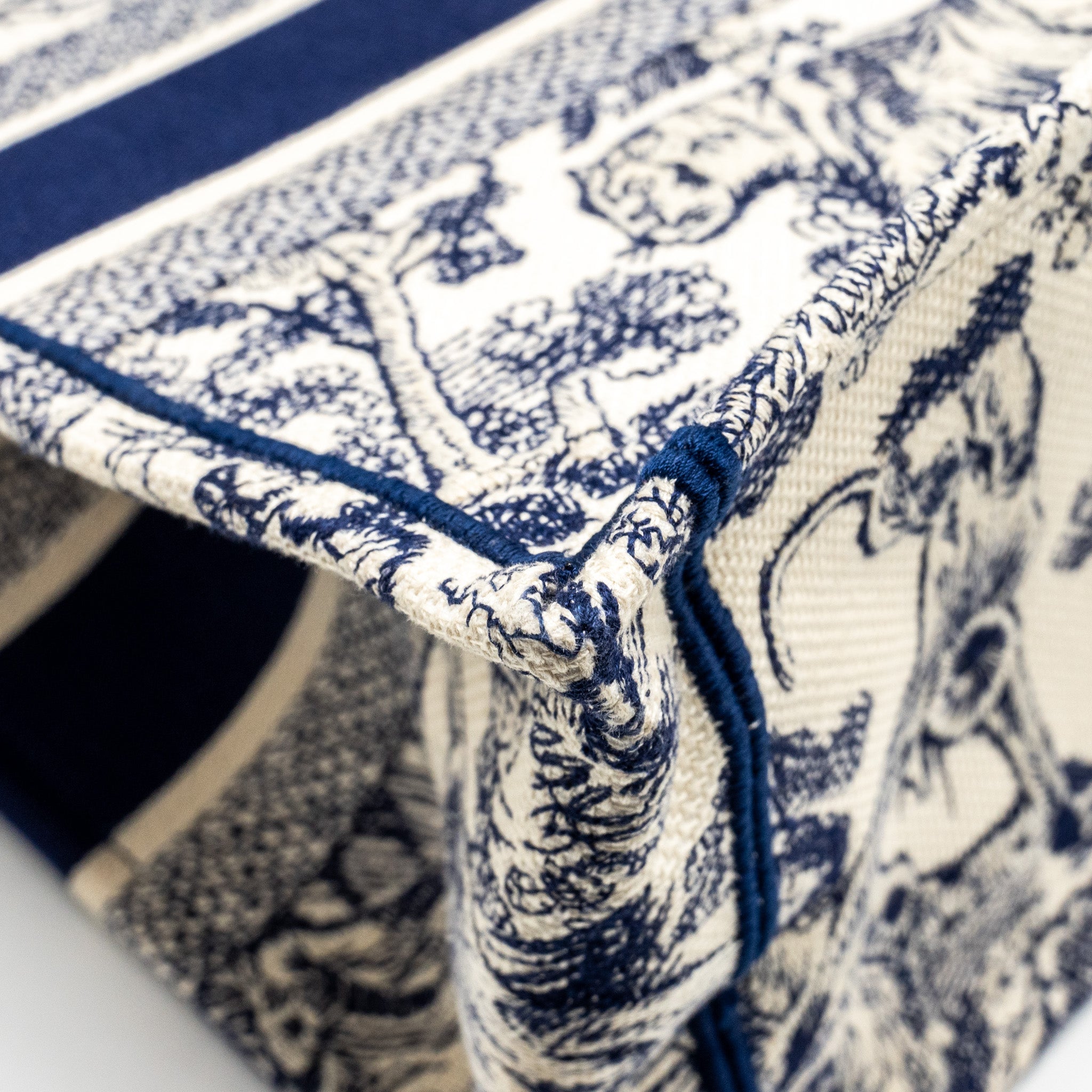 DIOR MEDIUM BOOK TOTE TOILE DE JOUY EMBROIDERY