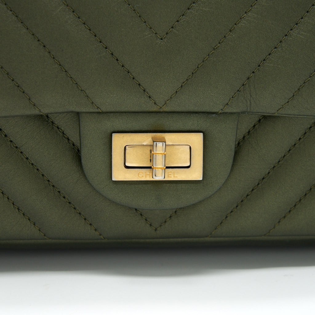 CHANEL SMALL 2.55 REISSUE FLAP BAG CALFSKIN DARK GREEN BRUSHED GOLD HARDWARE