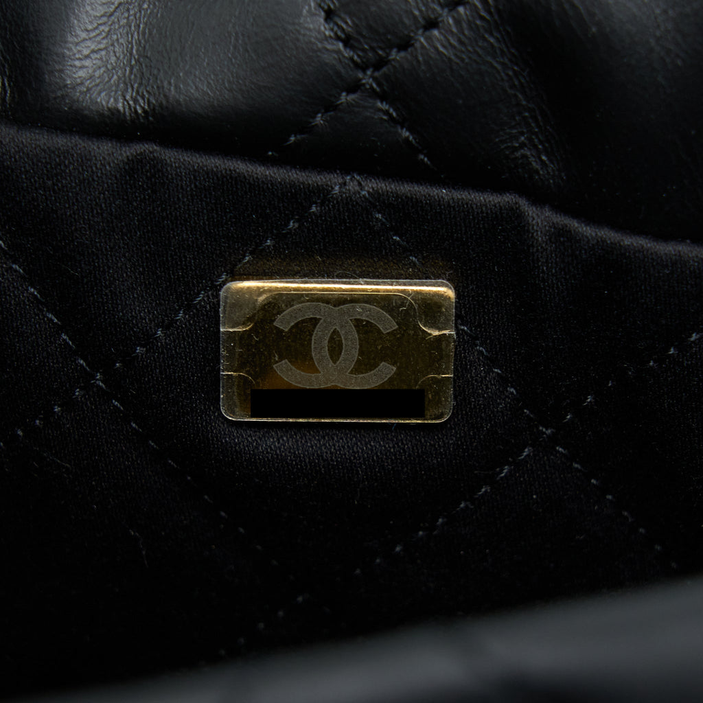 CHANEL 22 BAG MEDIUM SHINY CALFSKIN BLACK GHW (MICROCHIP)