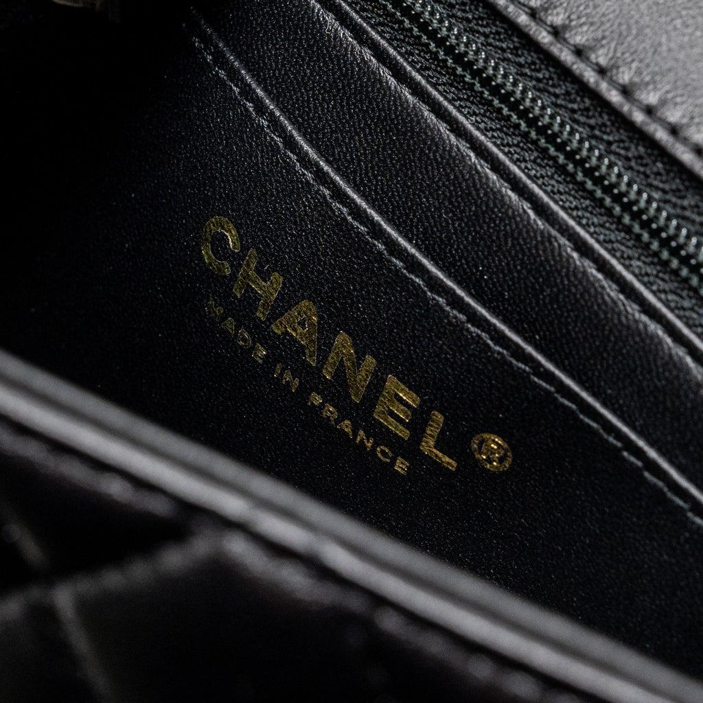 CHANEL 23K LEATHER CHAIN TOP HANDLE MINI RECTANGULAR FLAP BAG LAMBSKIN BLACK LGHW (MICROCHIP)