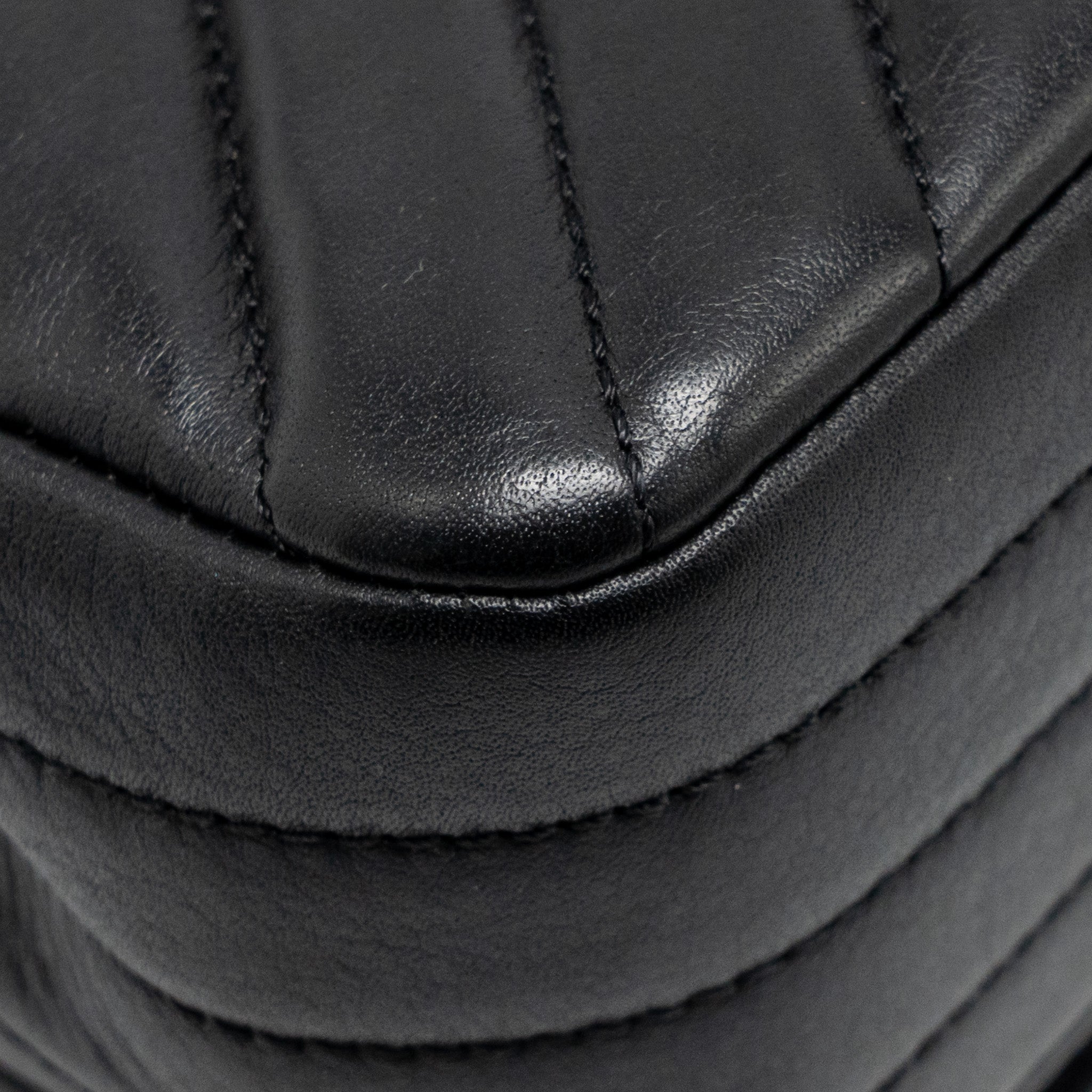 CHANEL CHEVRON FLAP BAG LAMBSKIN BLACK LGHW