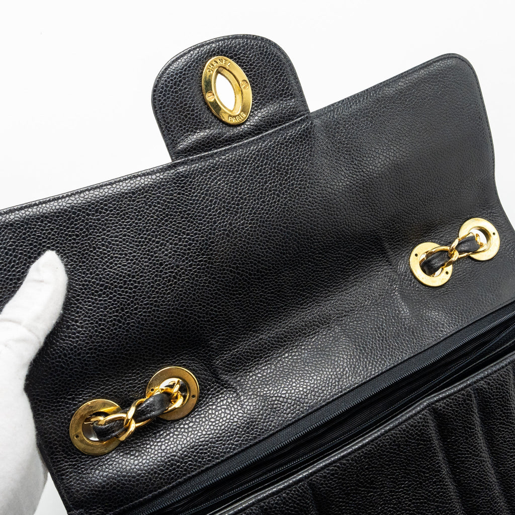 CHANEL VINTAGE VERTICAL JUMBO FLAP BAG CAVIAR BLACK GHW