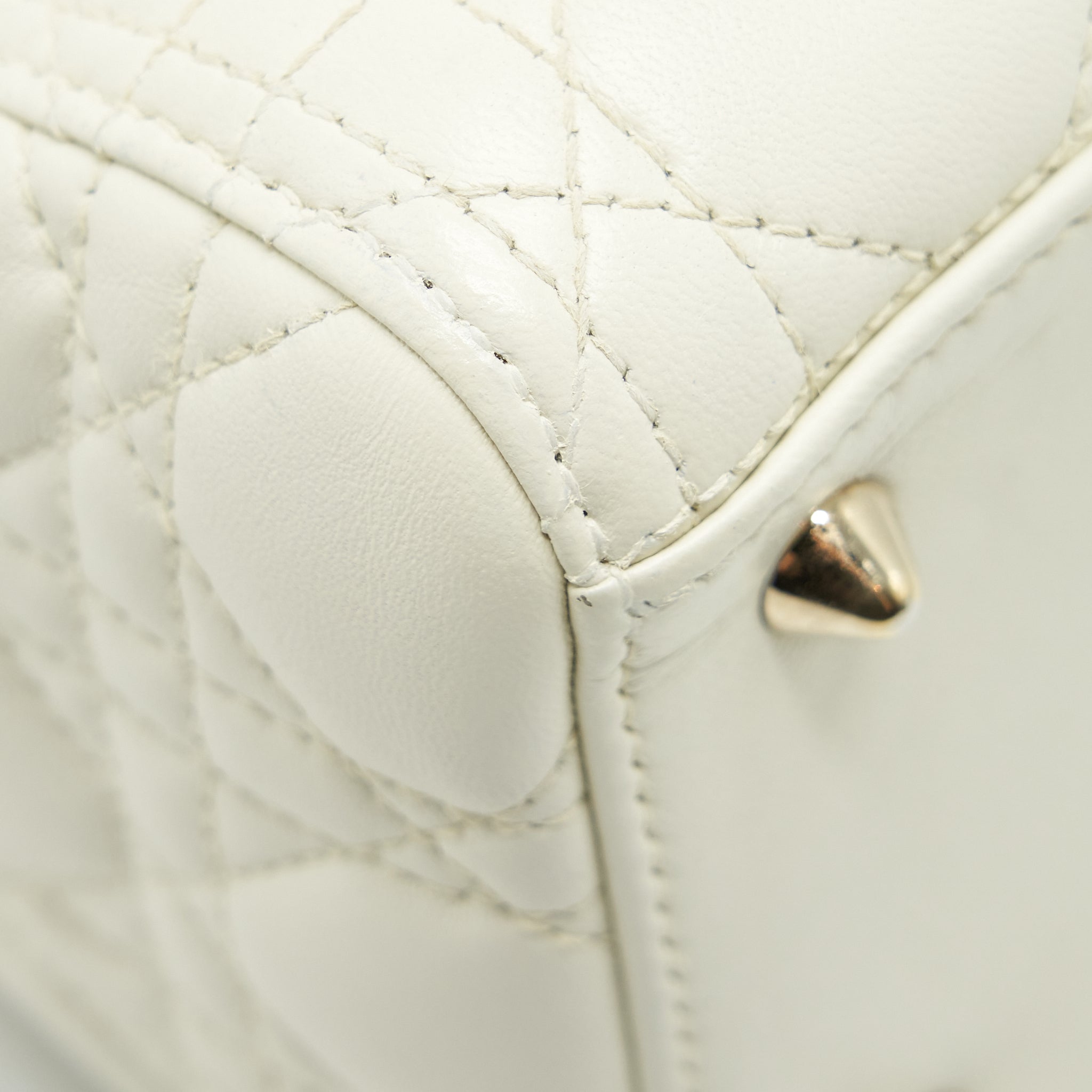 DIOR MEDIUM LADY DIOR BAG LAMBSKIN WHITE LGHW