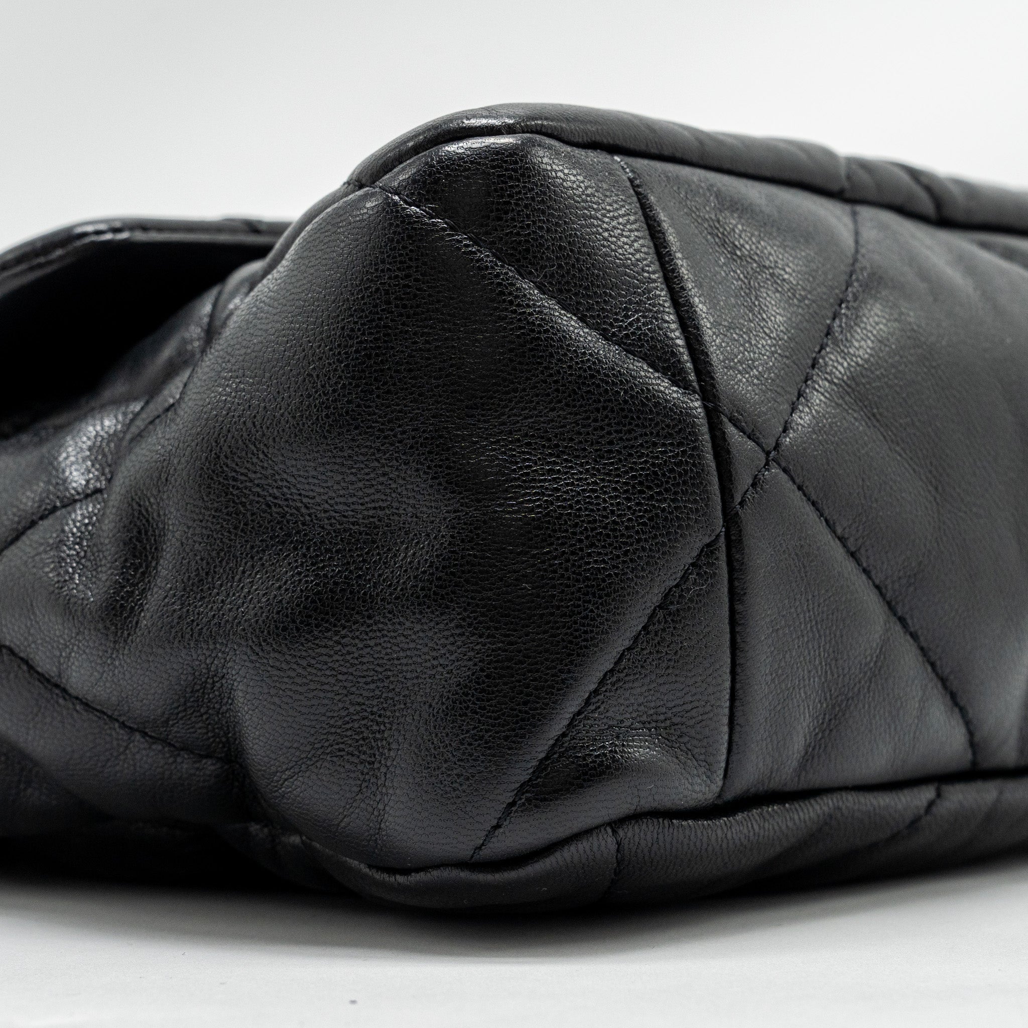CHANEL LARGE 19 BAG GOATSKIN BLACK MULTICOLOUR HARDWARE