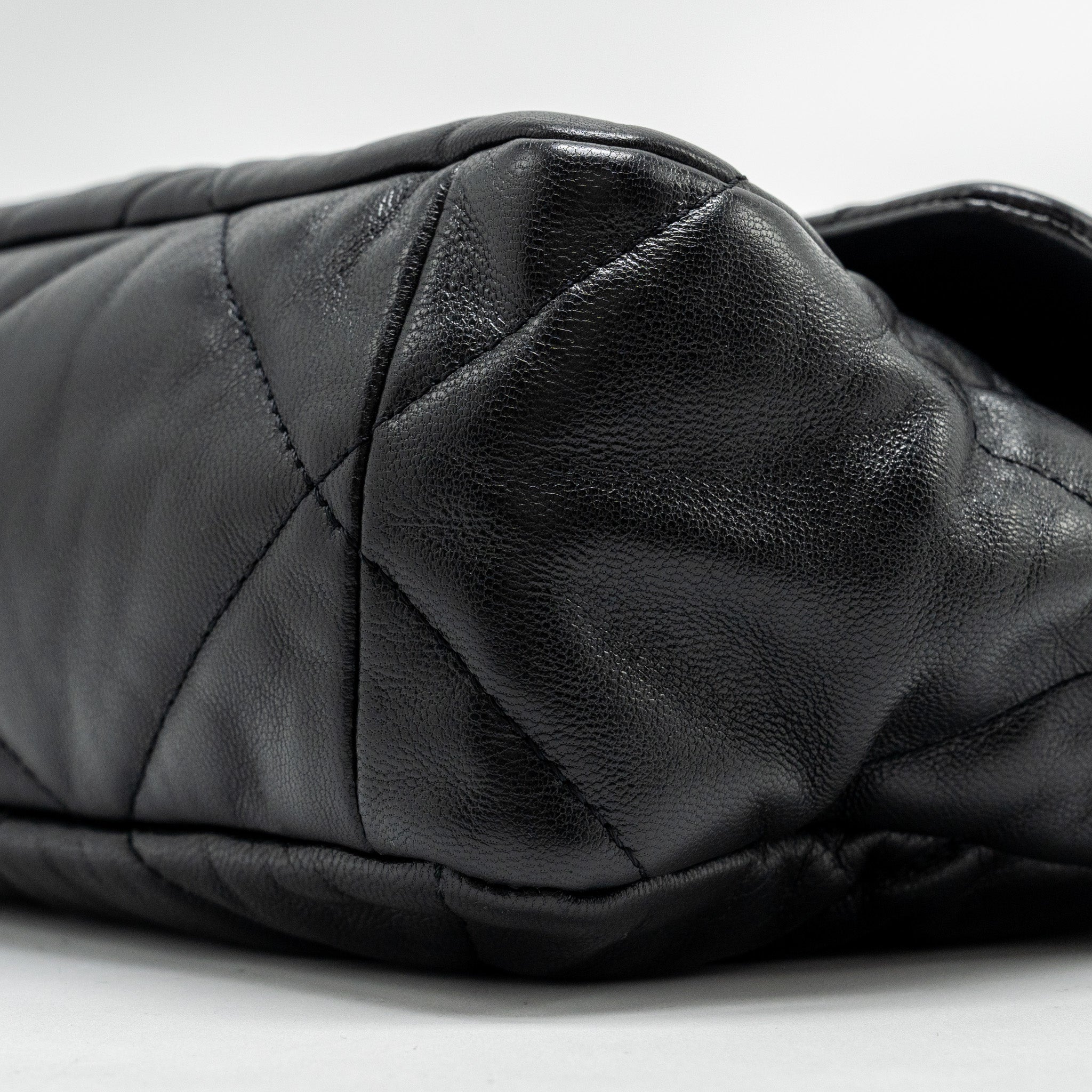 CHANEL LARGE 19 BAG GOATSKIN BLACK MULTICOLOUR HARDWARE