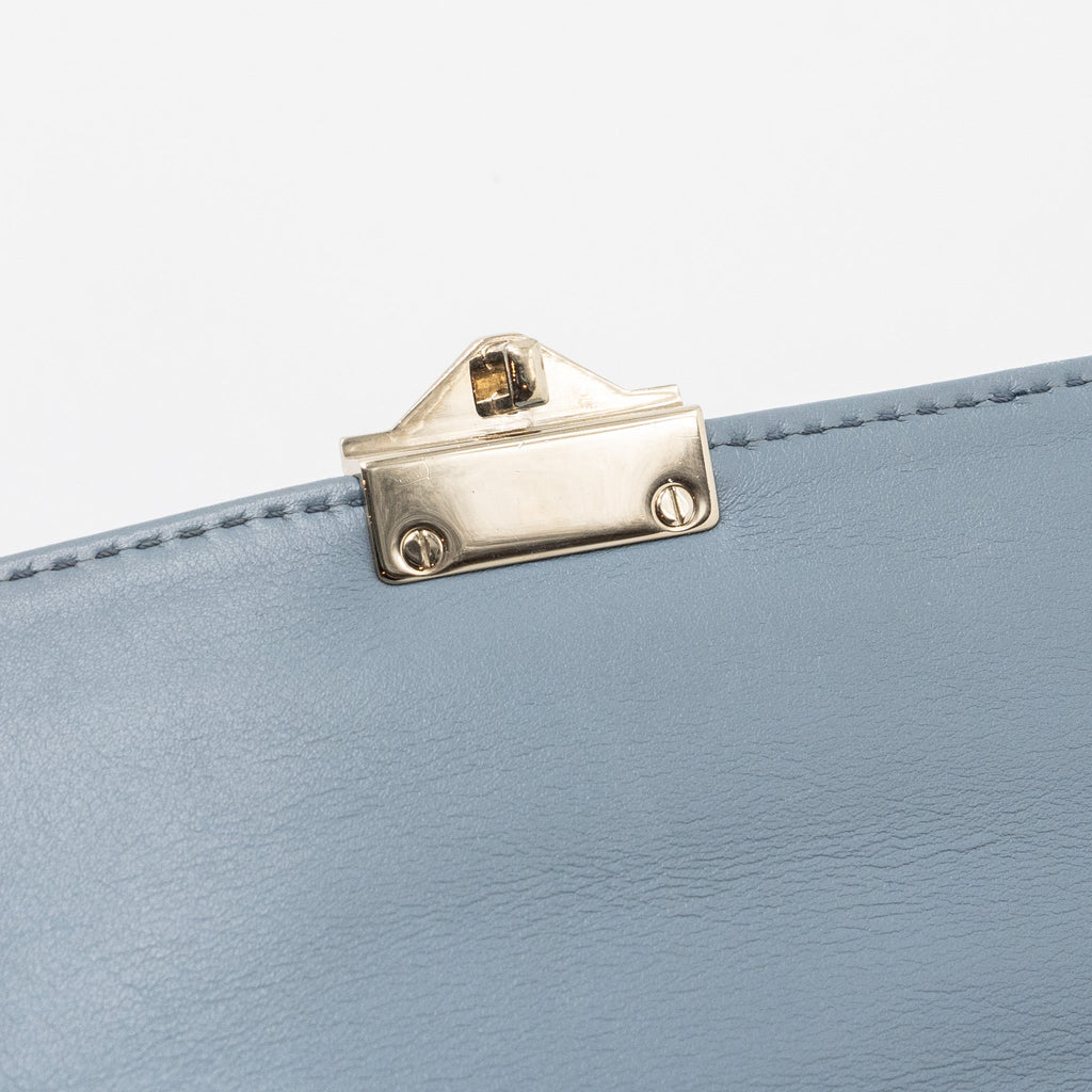 VALENTINO GARAVANI ROCKSTUD GLAM LOCK CHAIN BAG LEATHER LIGHT BLUE LGHW