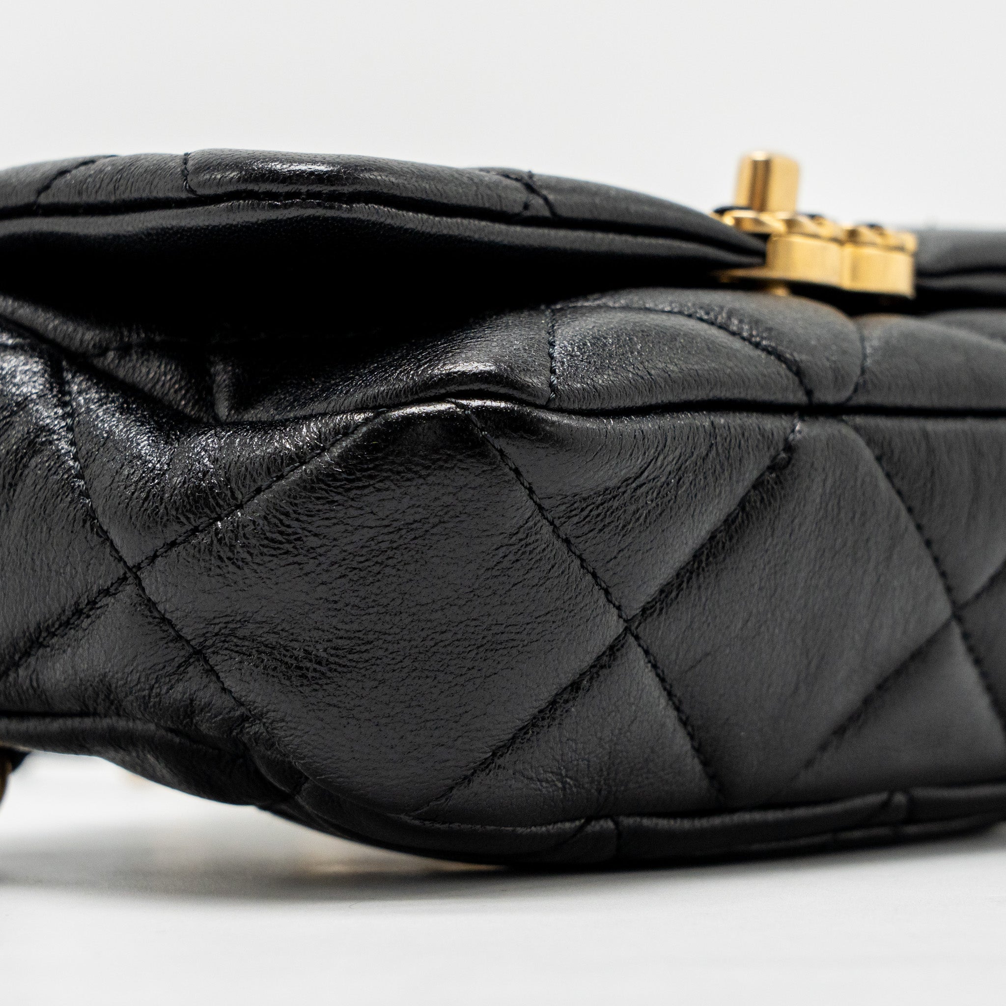 CHANEL 19 WAIST BAG GOATSKIN BLACK MULTICOLOUR HARDWARE
