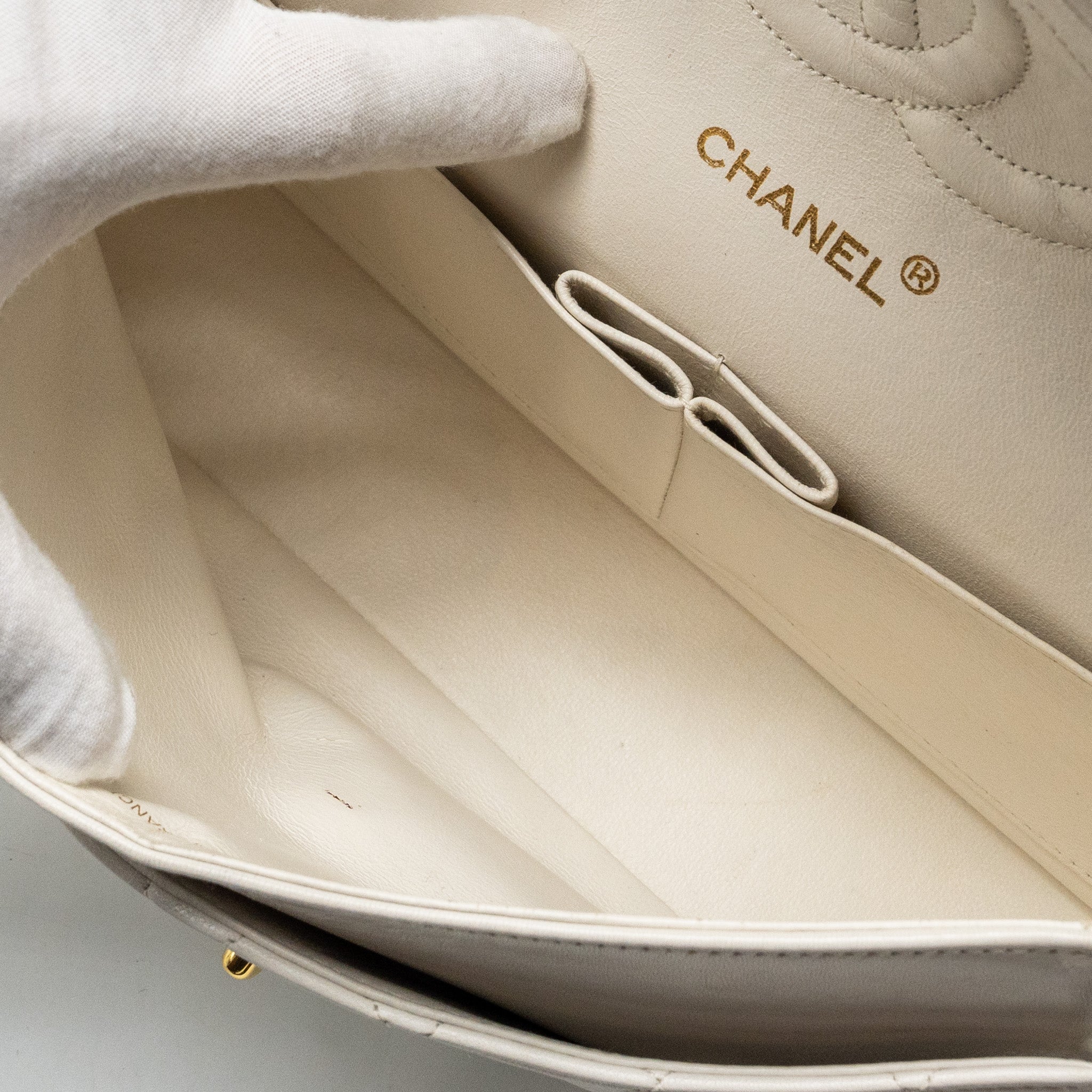 CHANEL VINTAGE MEDIUM CLASSIC DOUBLE FLAP BAG LAMBSKIN WHITE GHW