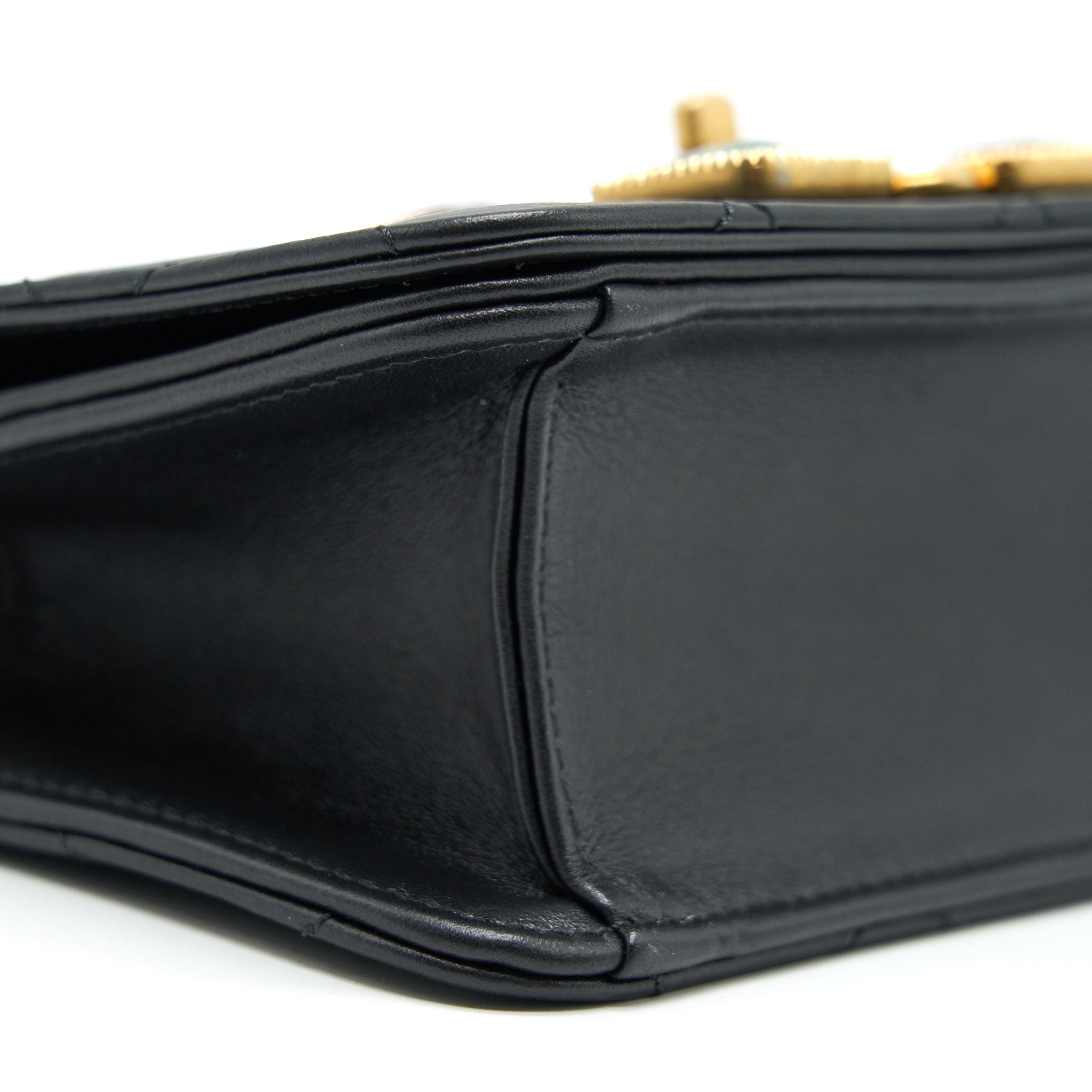 CHANEL SMALL FLAP BAG WITH CALFSKIN, PEARL , RESIN BLACK GHW