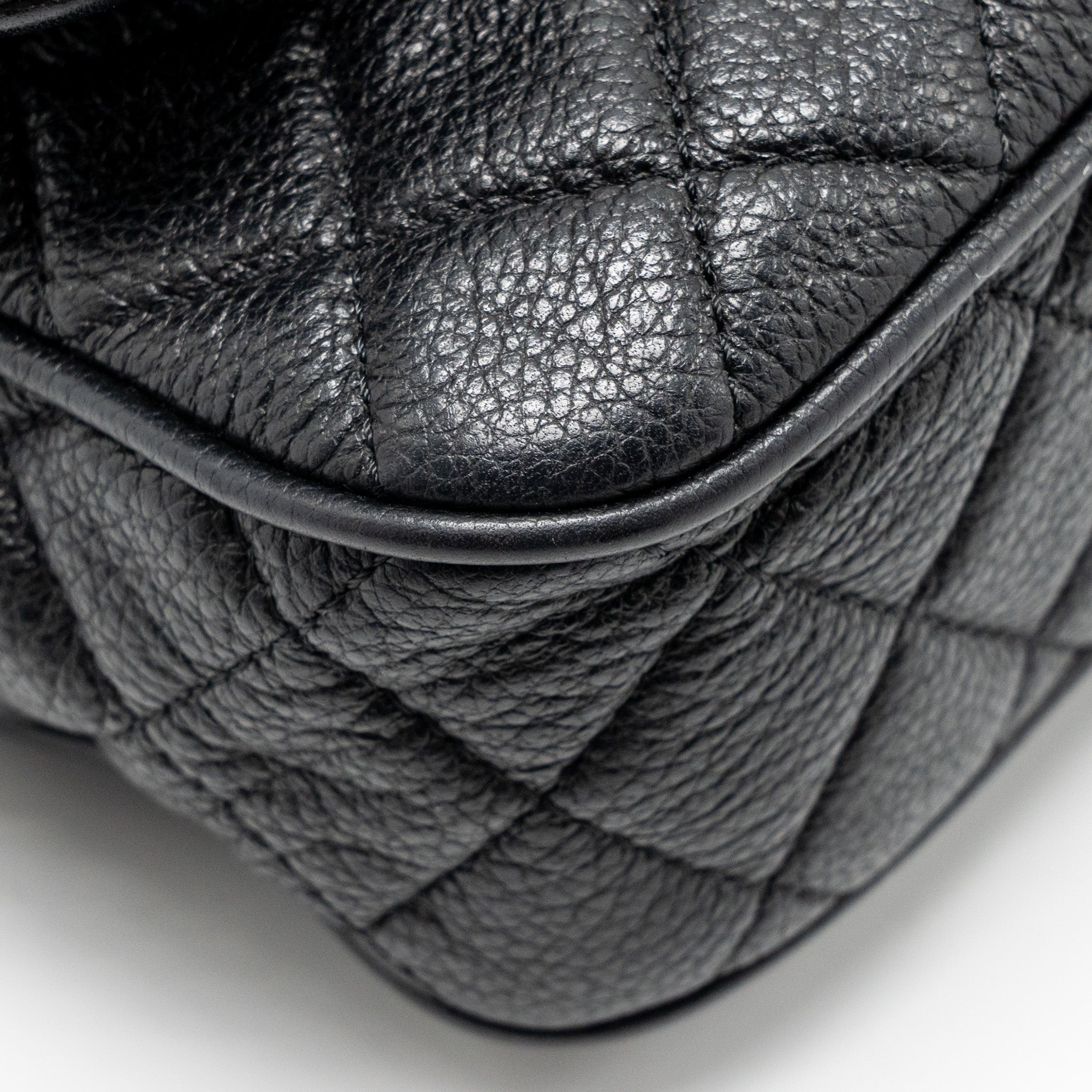 CHANEL MEDIUM CASUAL ROCK FLAP BAG GRAINED CALFSKIN BLACK RUTHENIUM HARDWARE