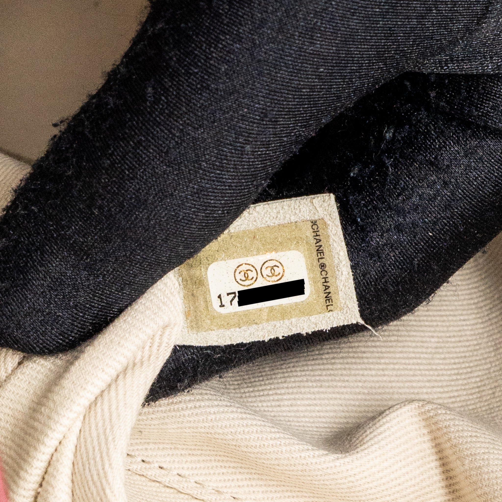 CHANEL HAMPTON TOTE BAG CALFSKIN RED SHW