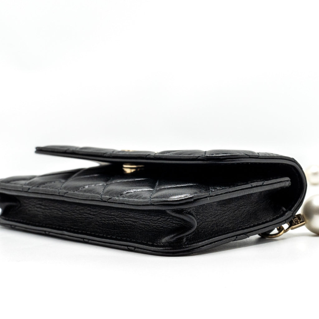 CHANEL CC LOGO CLUTCH WITH GIANT PEARL CHAIN LAMBSKIN BLACK LGHW