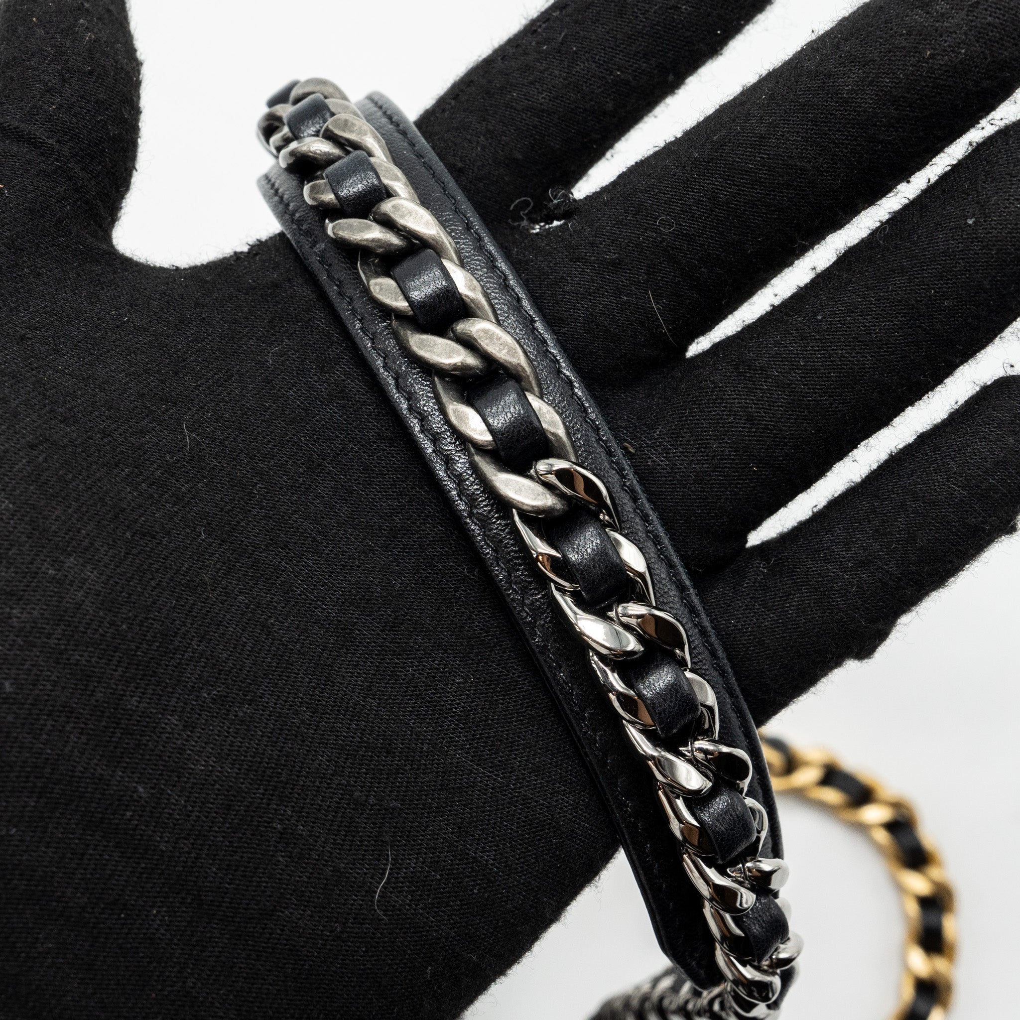 CHANEL 19 WALLET ON CHAIN LAMBSKIN BLACK MULTICOLOR HARDWARE (MICROCHIP)