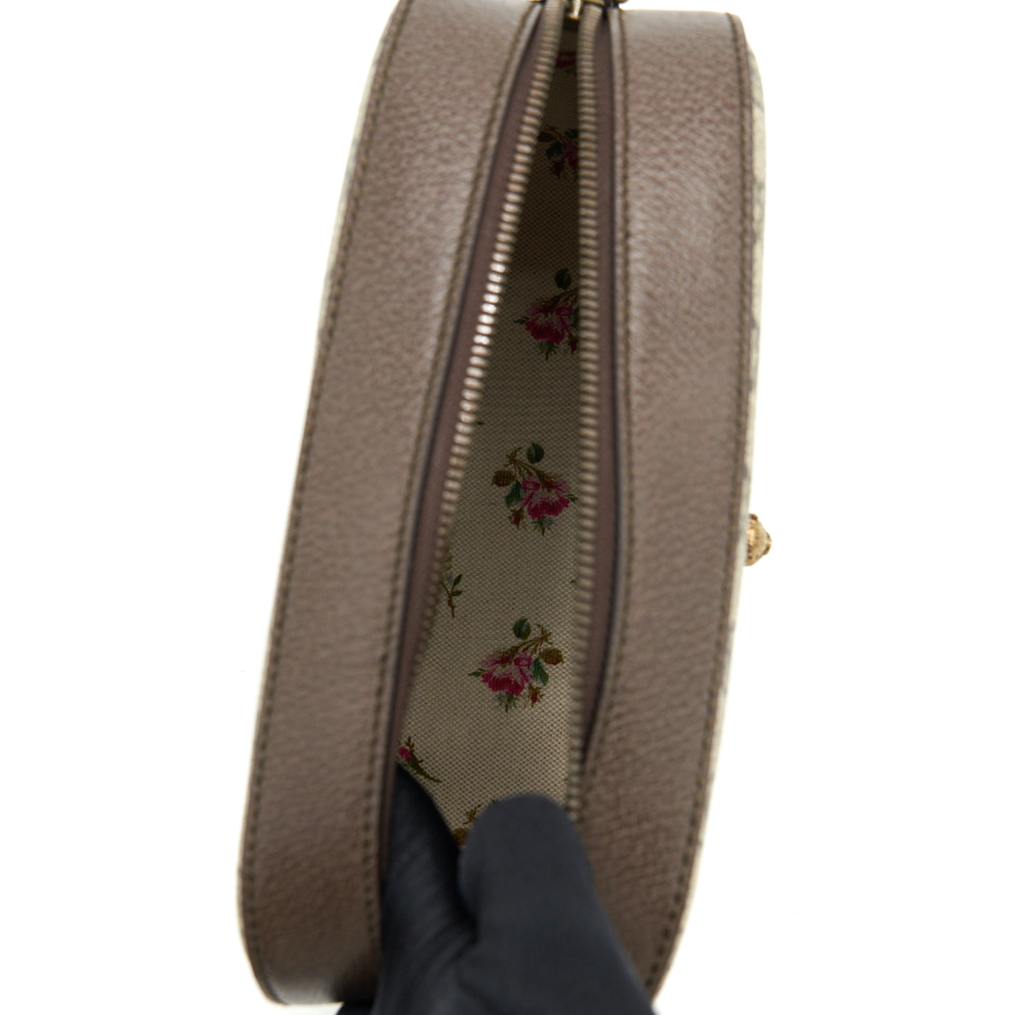 GUCCI GG SUPREME CAMERA CROSSBODY BAG