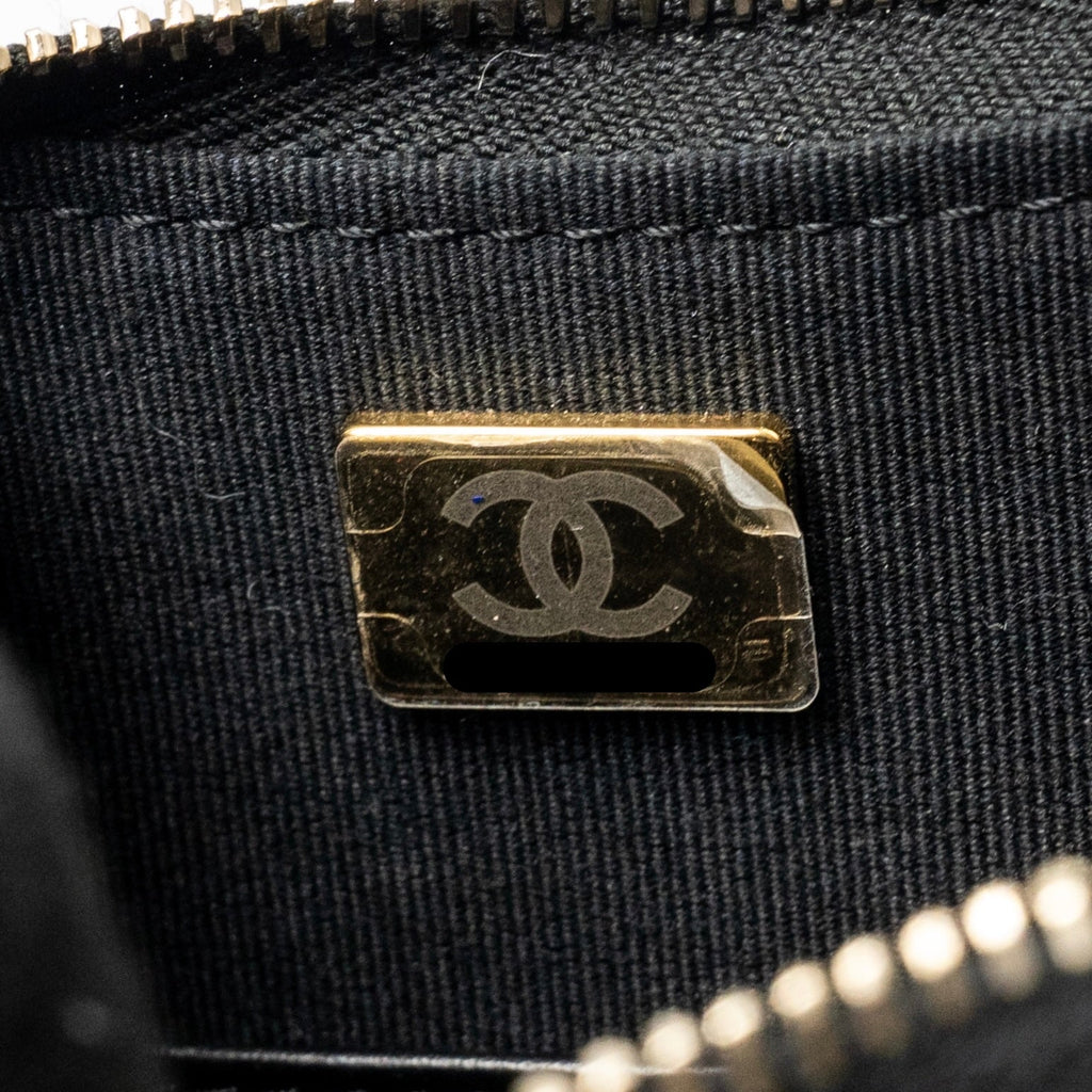 CHANEL 23K 19 HOBO SHOULDER BAG CALFSKIN BLACK GHW (MICROCHIP)