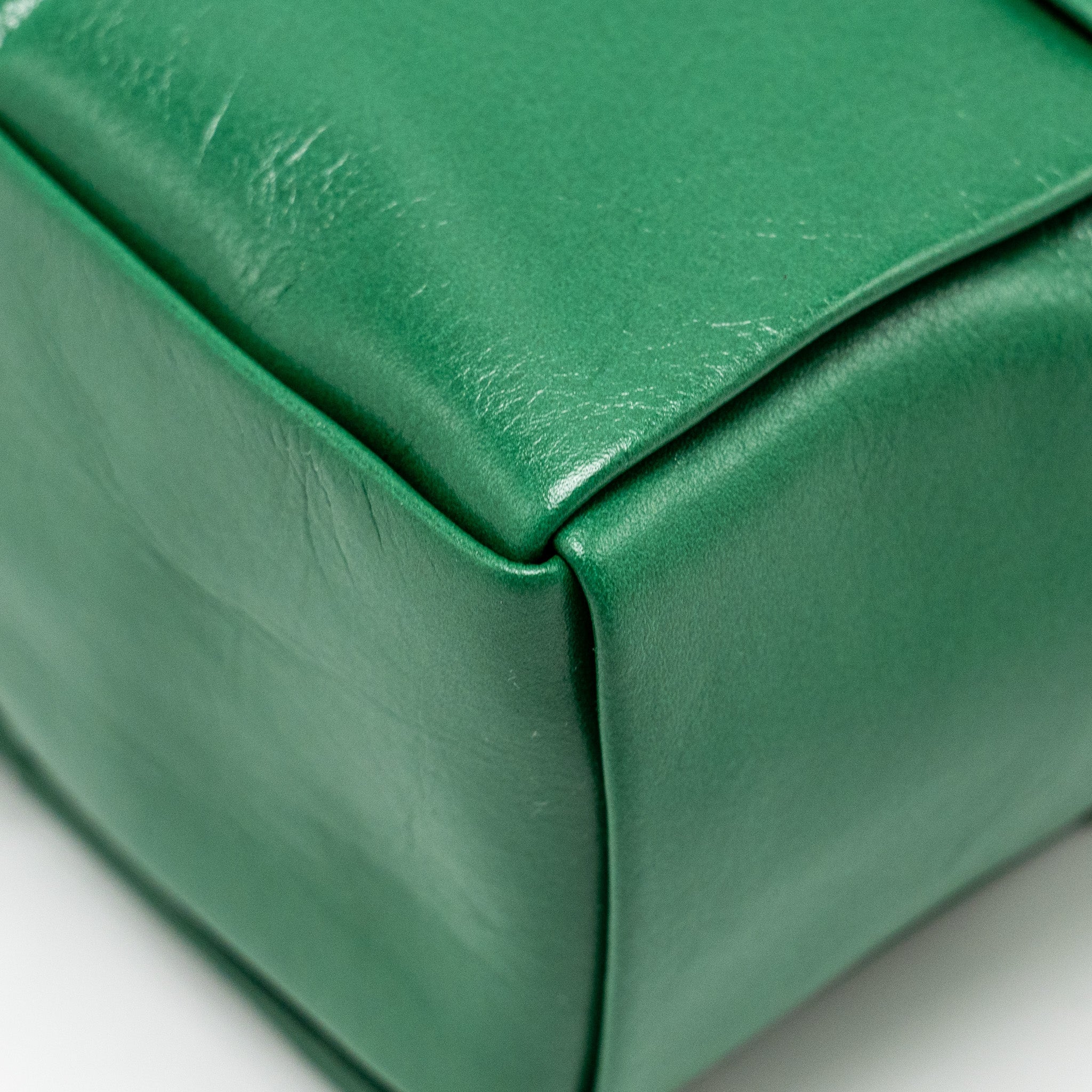 BOTTEGA VENETA CASSETTE BELT BAG CALFSKIN GREEN SHW