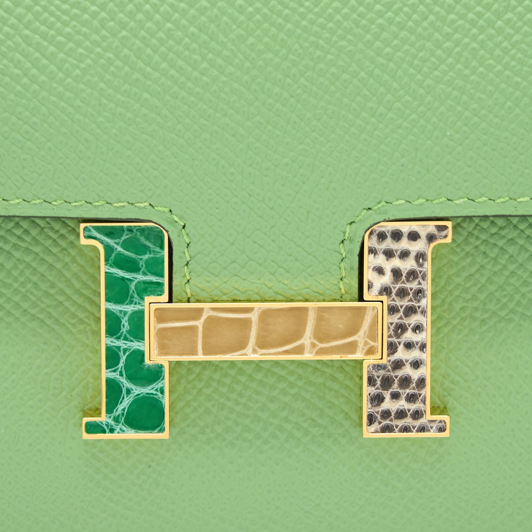 HERMES CONSTANCE TO GO EPSOM VERT CRIQUET WITH ALLIGATOR MULTICOLOUR BUCKLE GHW
