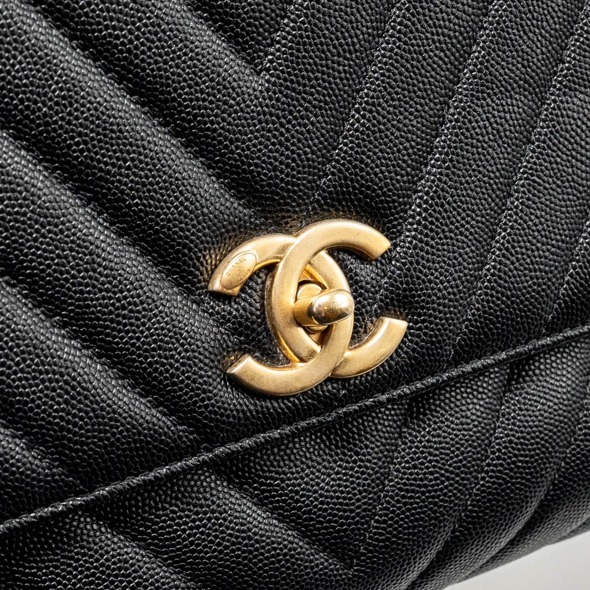 CHANEL MEDIUM CHEVRON COCO HANDLE CAVIAR BLACK GHW