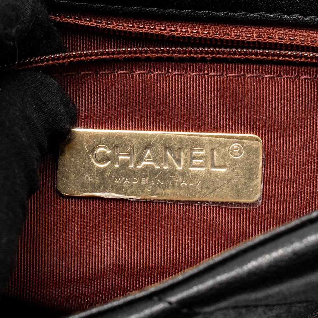 CHANEL SMALL 19 BAG SHINY LAMBSKIN BLACK MULTICOLOUR HARDWARE