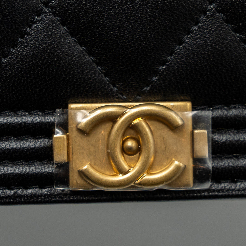 CHANEL BOY WALLET ON CHAIN LAMBSKIN BLACK GHW(MICROCHIP)