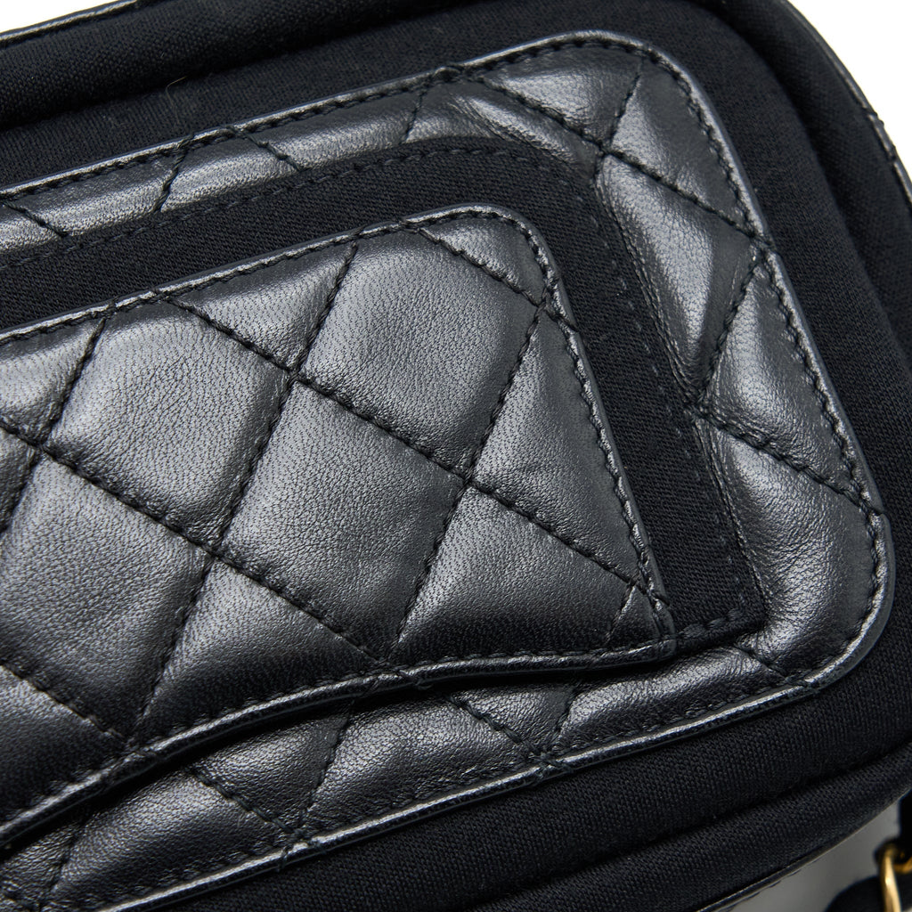 CHANEL CAMERA BAG LEATHER/ CANVAS BLACK GHW