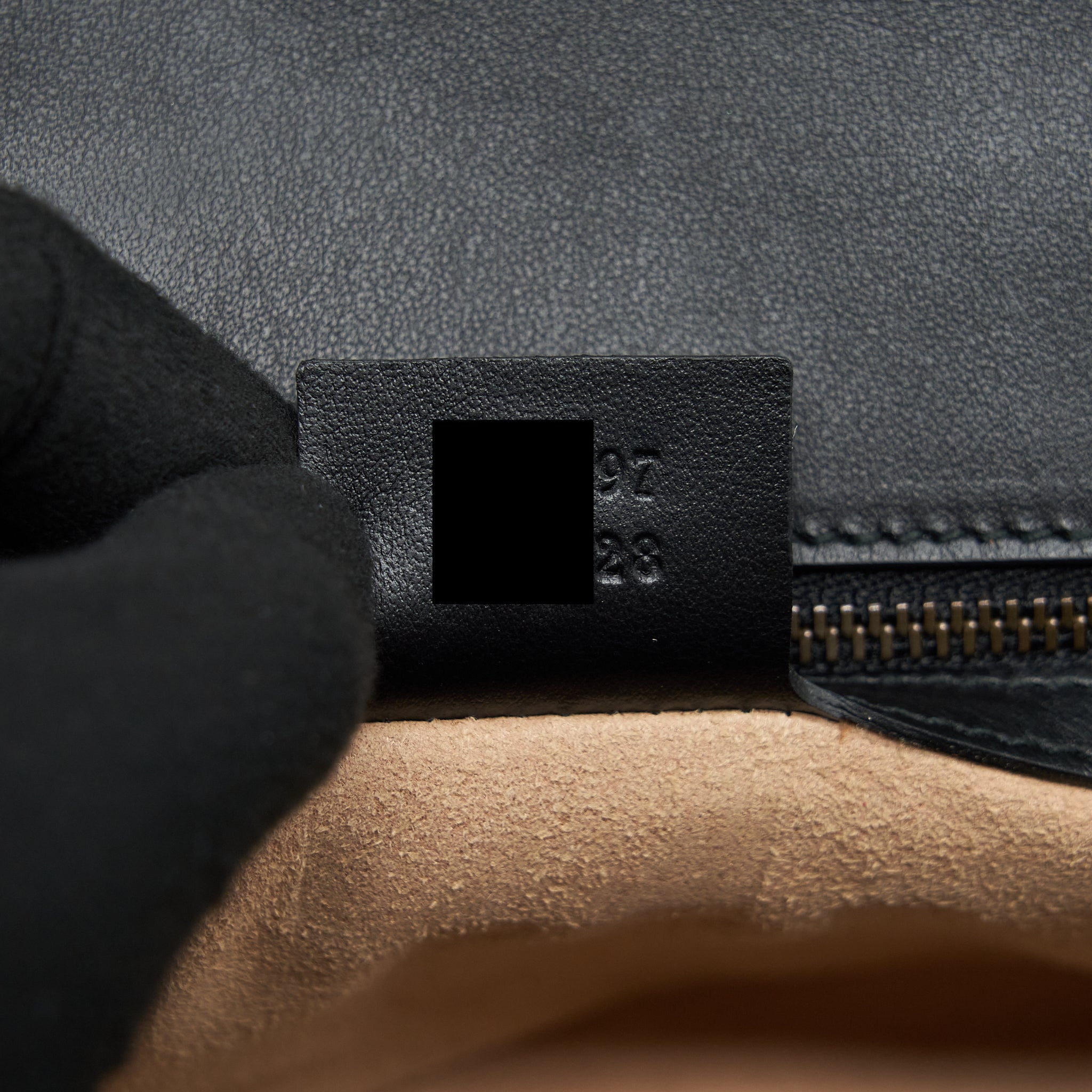 GUCCI GG MARMONT SMALL MATELASSE SHOULDER BAG BLACK GHW