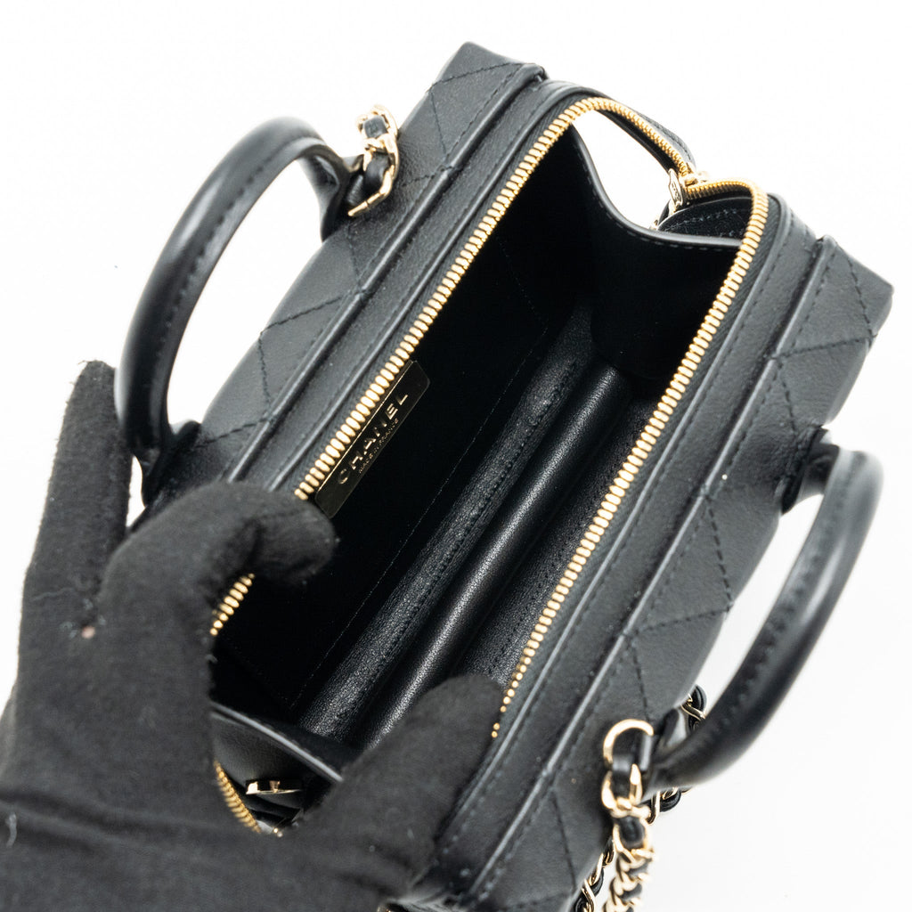 CHANEL 22B TOP HANDLE SMALL VANITY CASE CALFSKIN BLACK GHW(MICROCHIP)