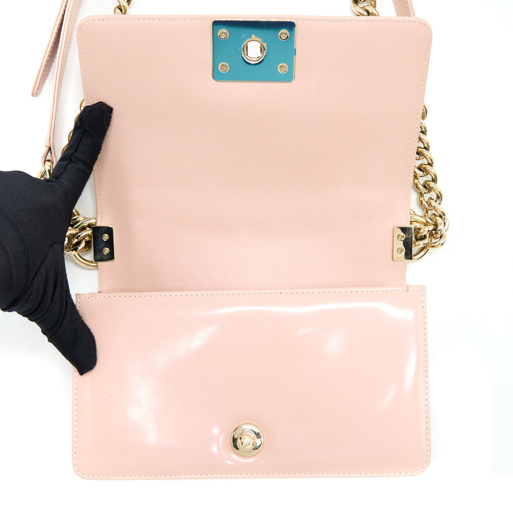 CHANEL SMALL BOY BAG PATENT LEATHER LIGHT PINK LGHW