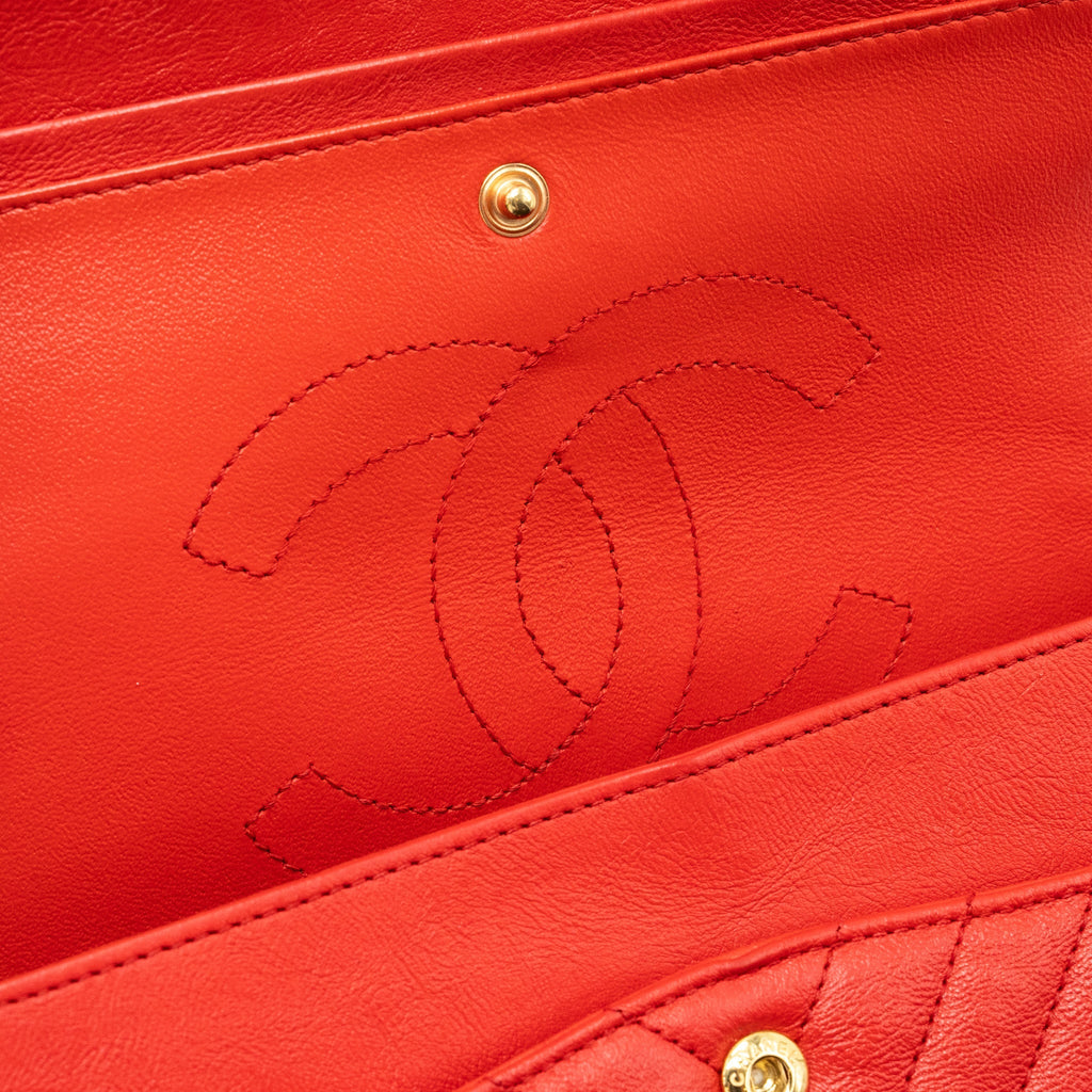 CHANEL SMALL 2.55 REISSUE FLAP BAG CHEVRON CALFSKIN RED GHW