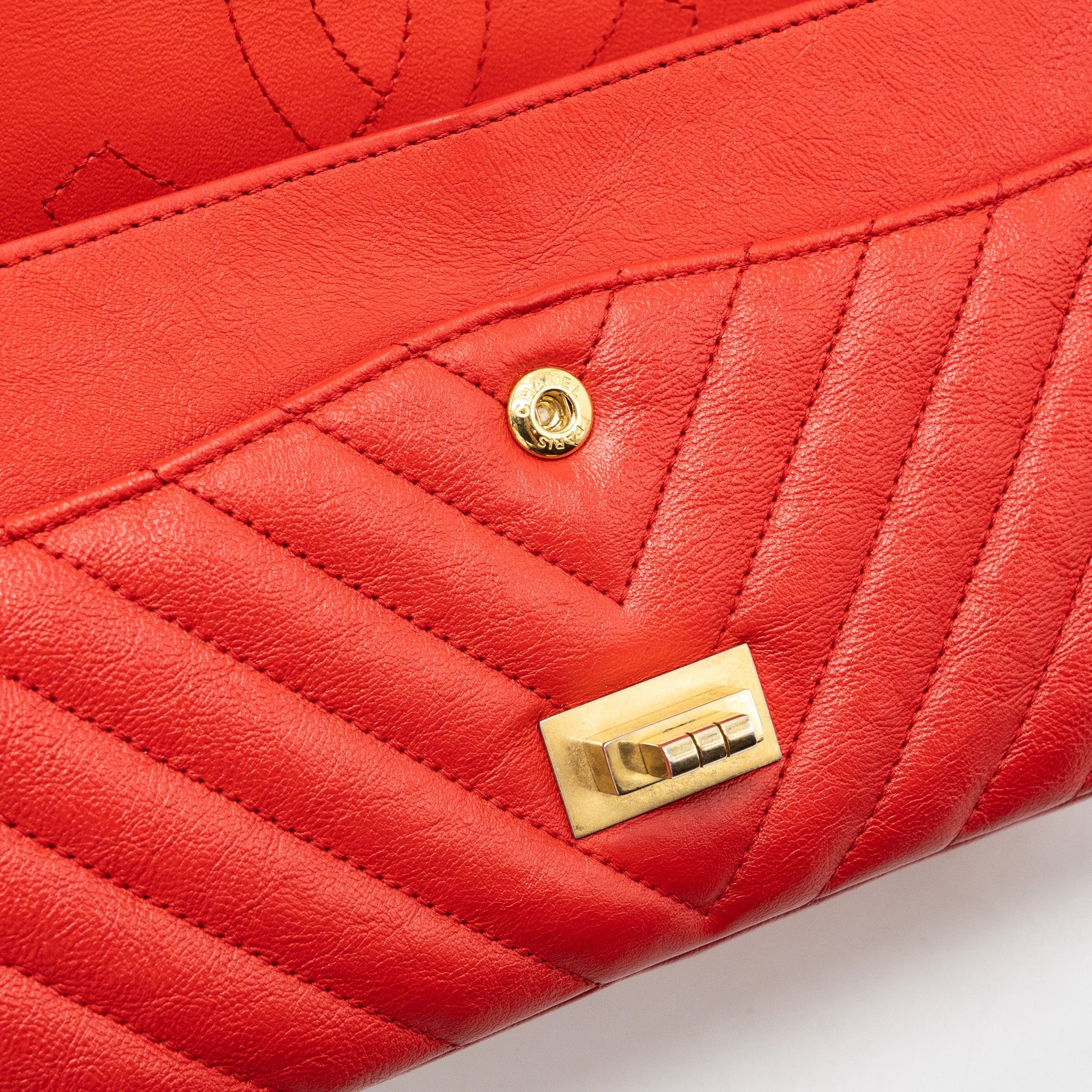 CHANEL SMALL 2.55 REISSUE FLAP BAG CHEVRON CALFSKIN RED GHW