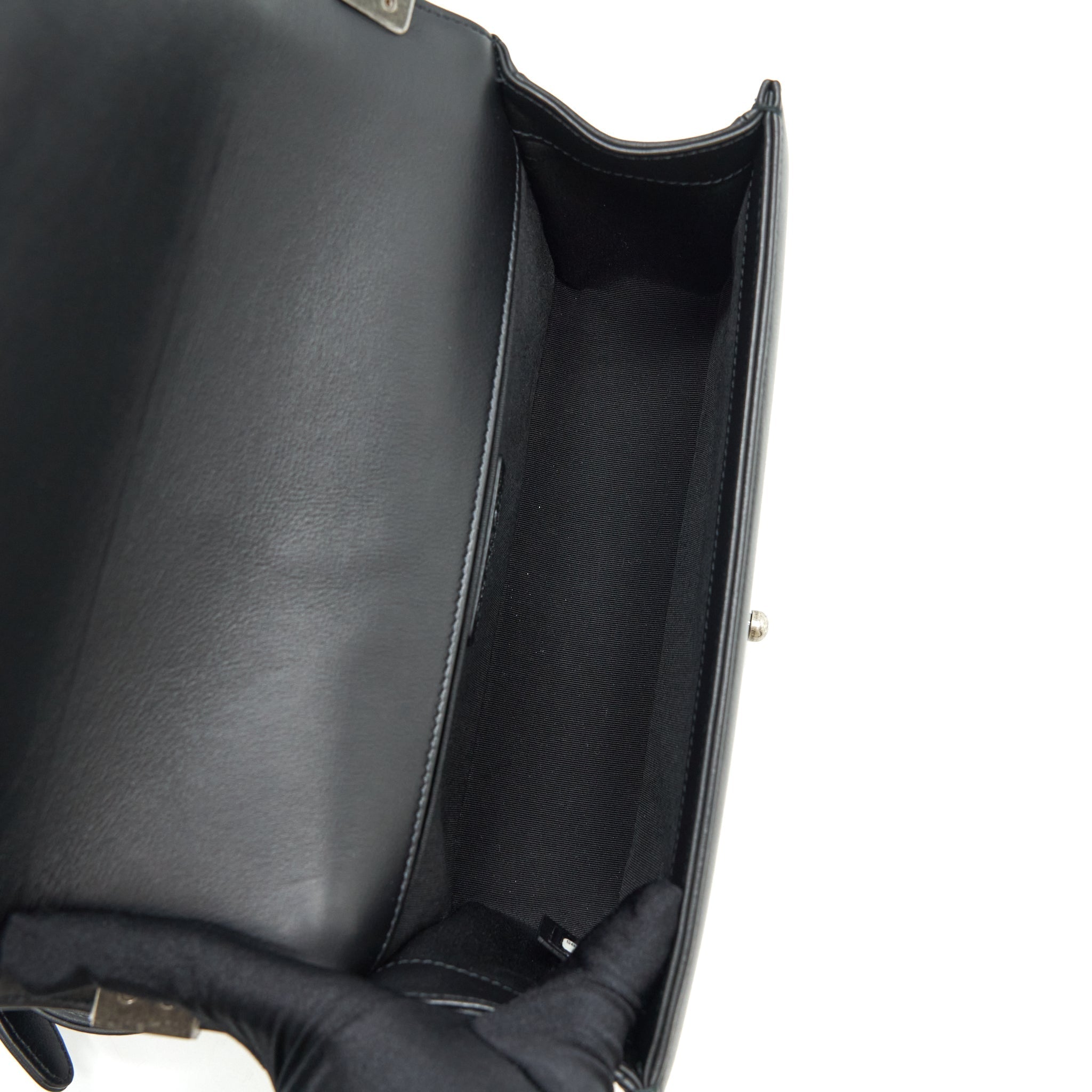 CHANEL MEDIUM BOY CALFSKIN BLACK RUTHENIUM HARDWARE