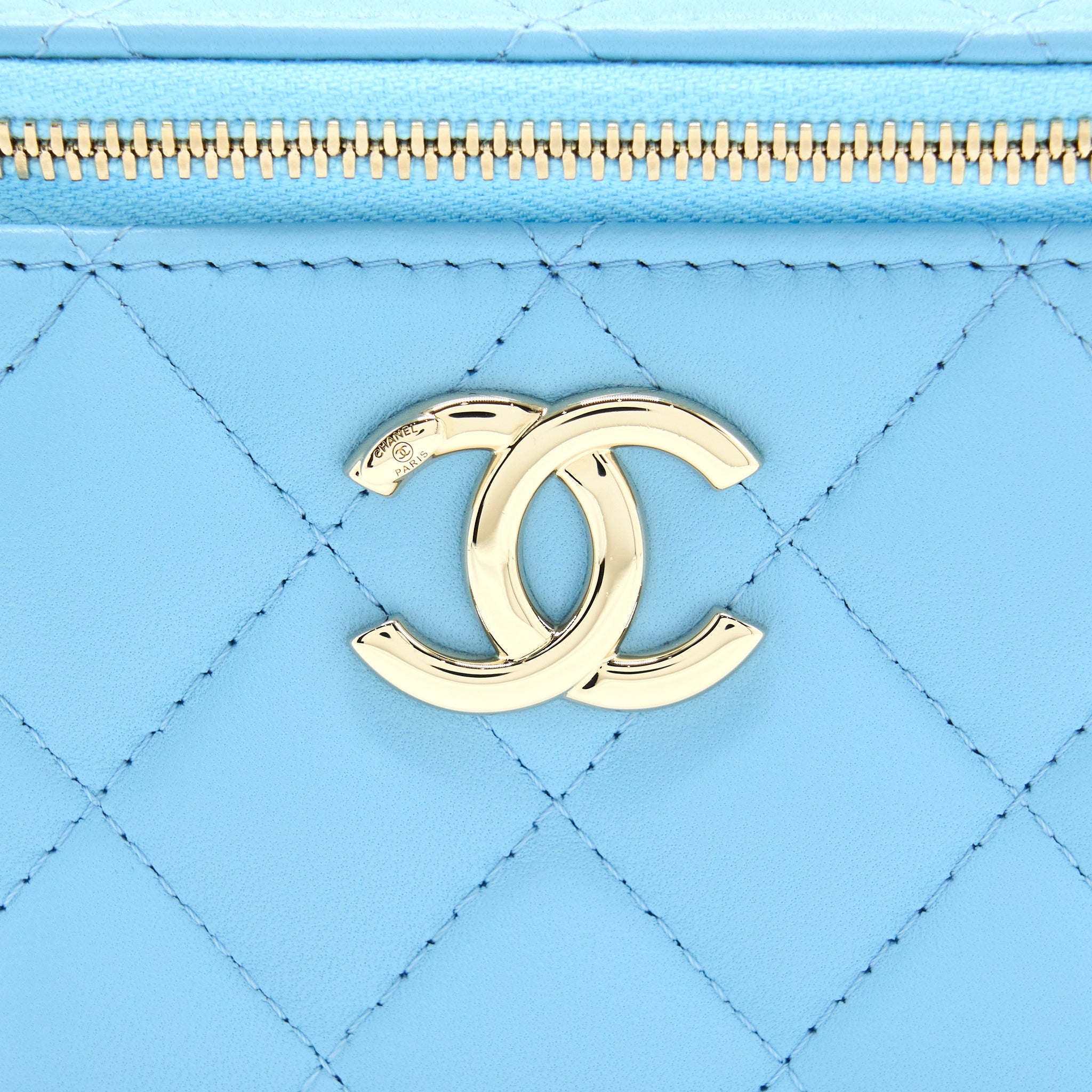 CHANEL MINI VANITY CASE WITH GIANT CHAIN LAMBSKIN BLUE LGHW
