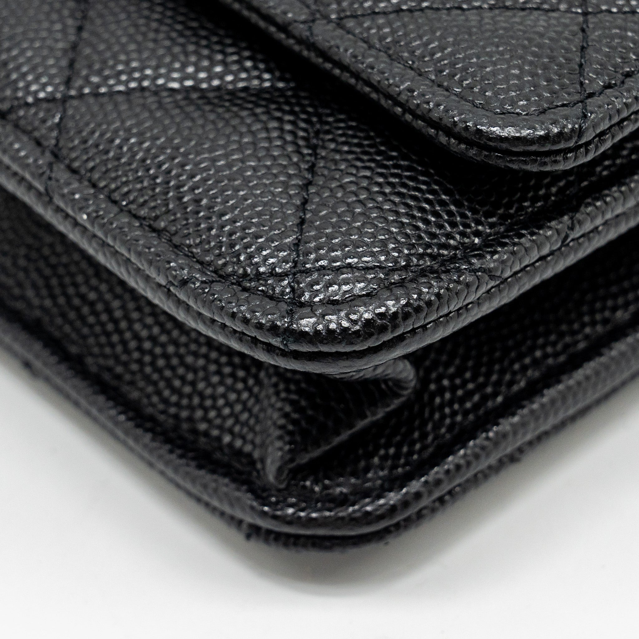 CHANEL DETAILED CC LOGO WALLET ON CHAIN CAVIAR BLACK LGHW (MICROCHIP)