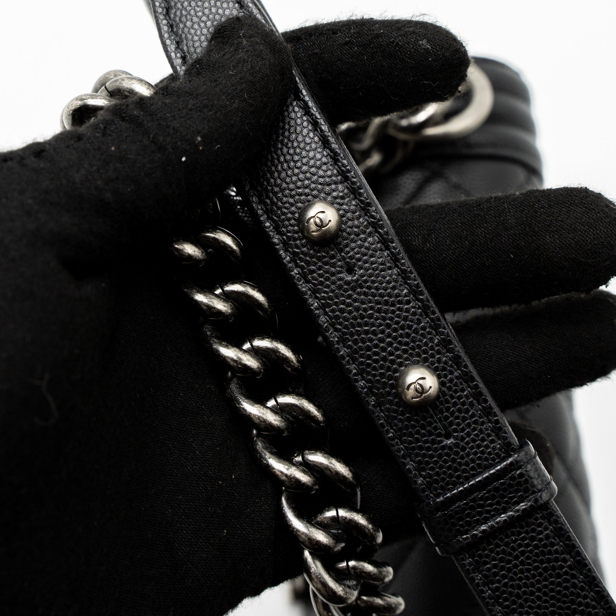 CHANEL SMALL BOY BAG CAVIAR BLACK SHW (MICROCHIP)