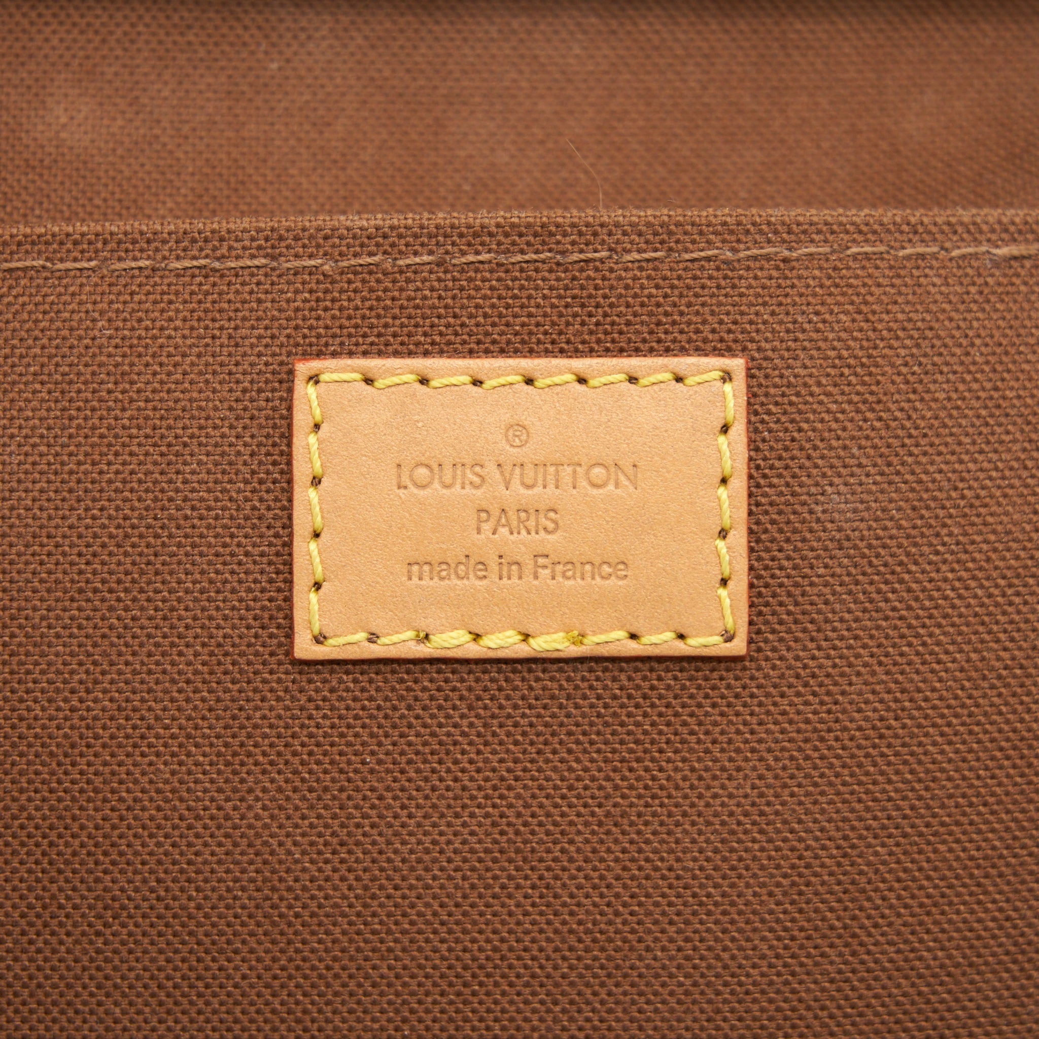 LOUIS VUITTON PETIT SAC PLAT MONOGRAM CANVAS YEAR 2020 GHW