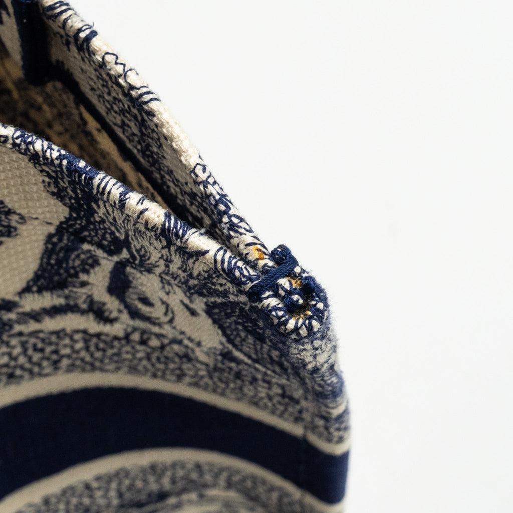 DIOR MEDIUM BOOK TOTE TOILE DE JOUY EMBROIDERY