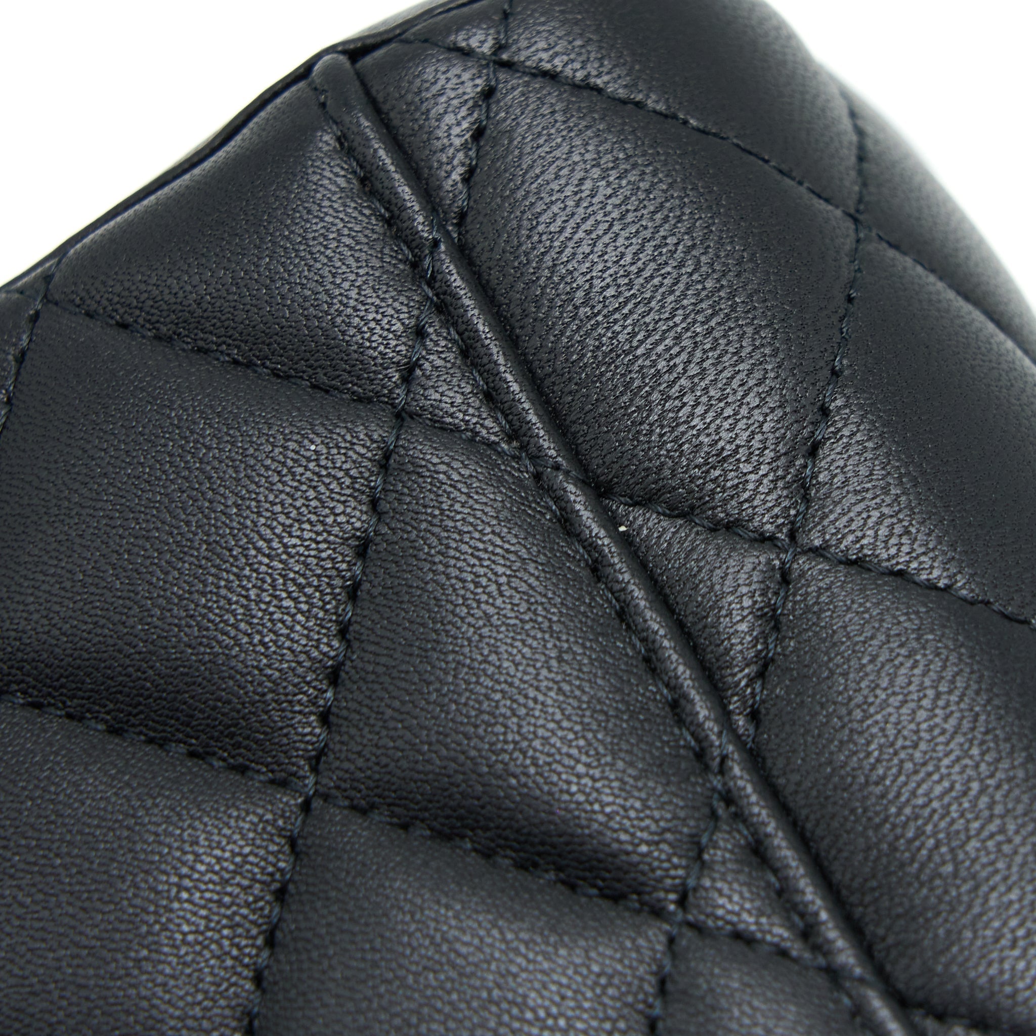CHANEL 23C PEARL CRUSH LONG VANITY LAMBSKIN BLACK LGHW (MICROCHIP)