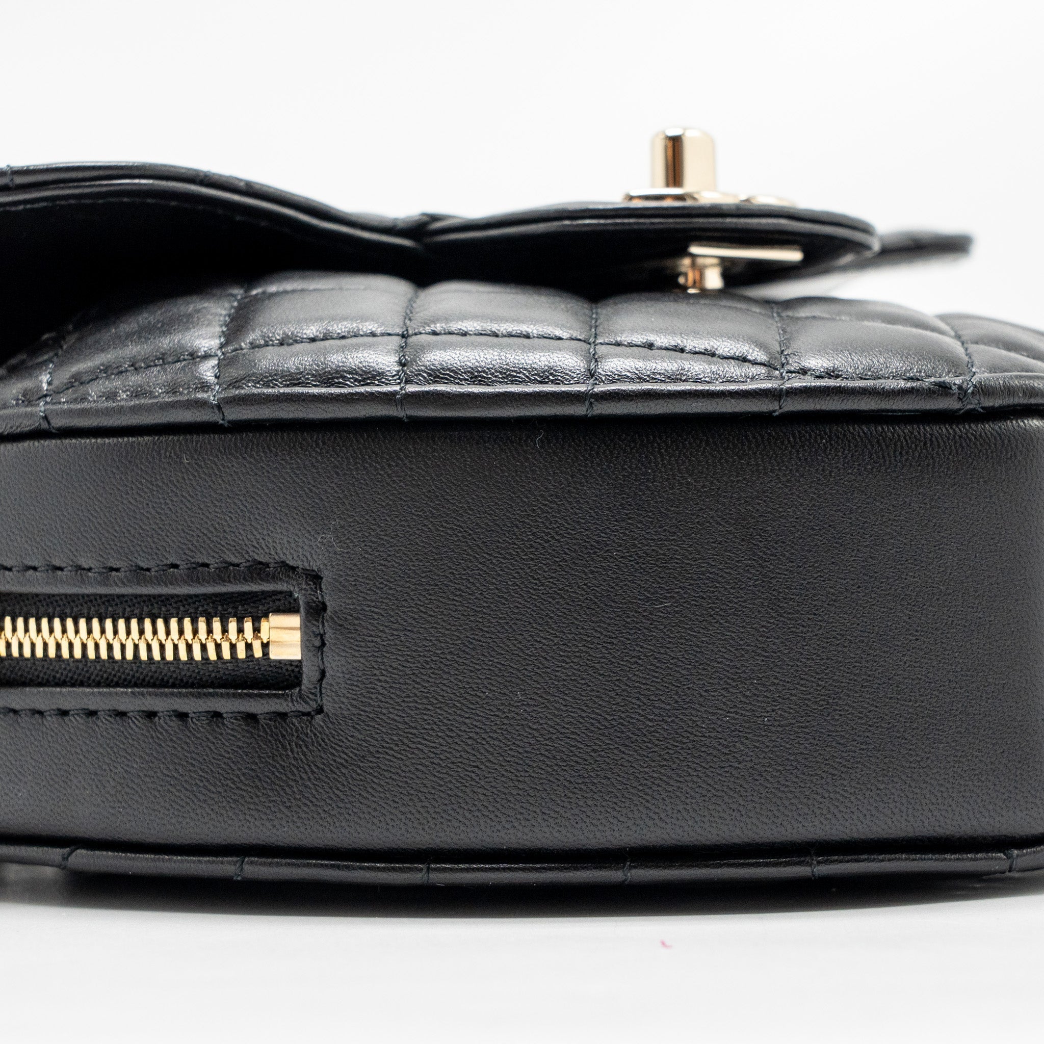 CHANEL 22S HEART BAG LAMBSKIN BLACK LGHW (MICROCHIP)
