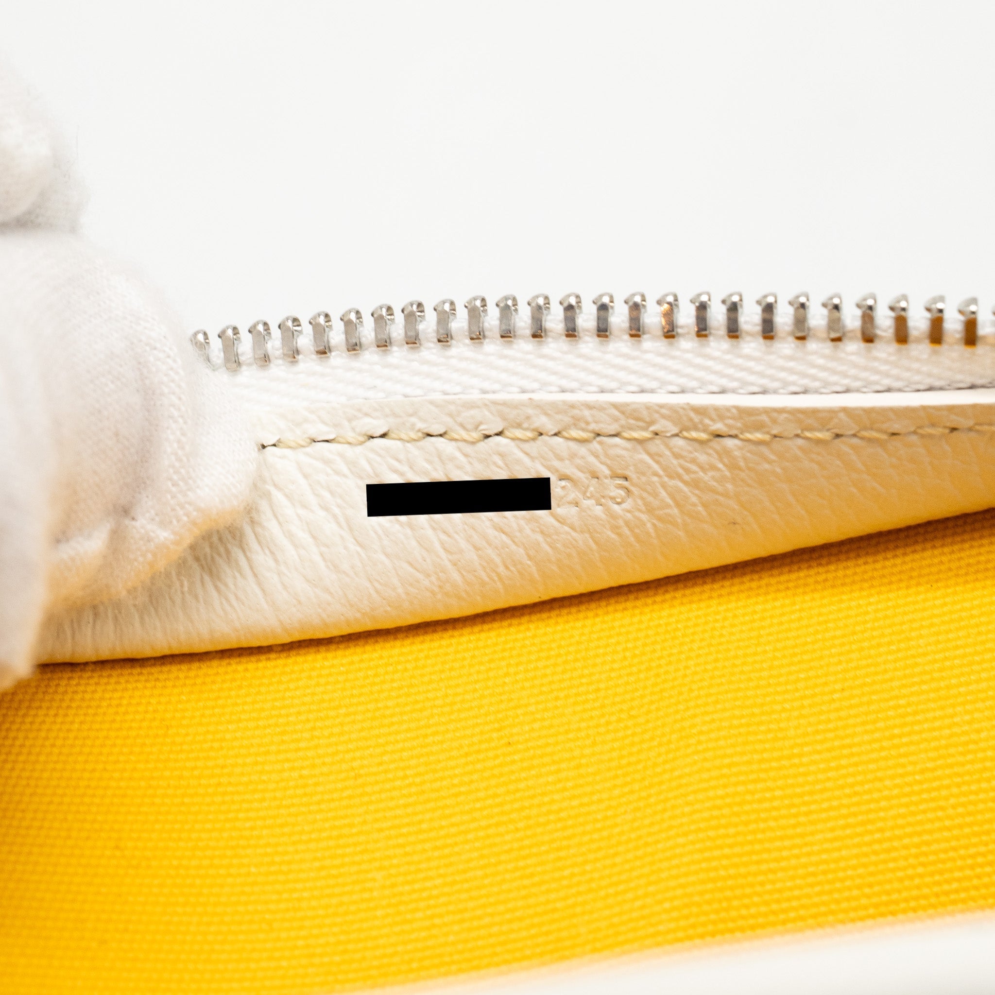 GOYARD JOUVENCE MM TOILETRY BAG GOYARDINE CANVAS WHITE SHW
