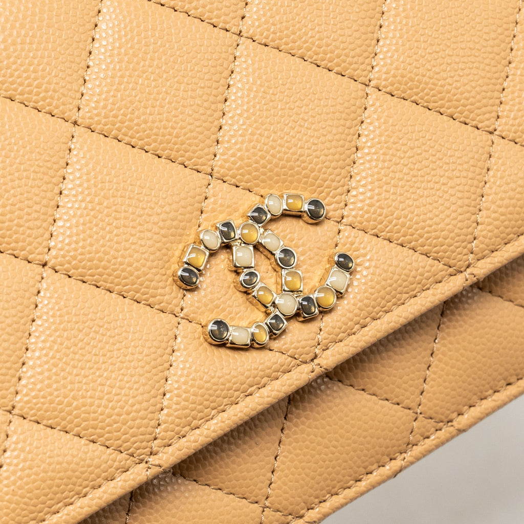 CHANEL DETAILED CC CLASSIC WALLET ON CHAIN CAVIAR BEIGE LGHW (MICROCHIP)