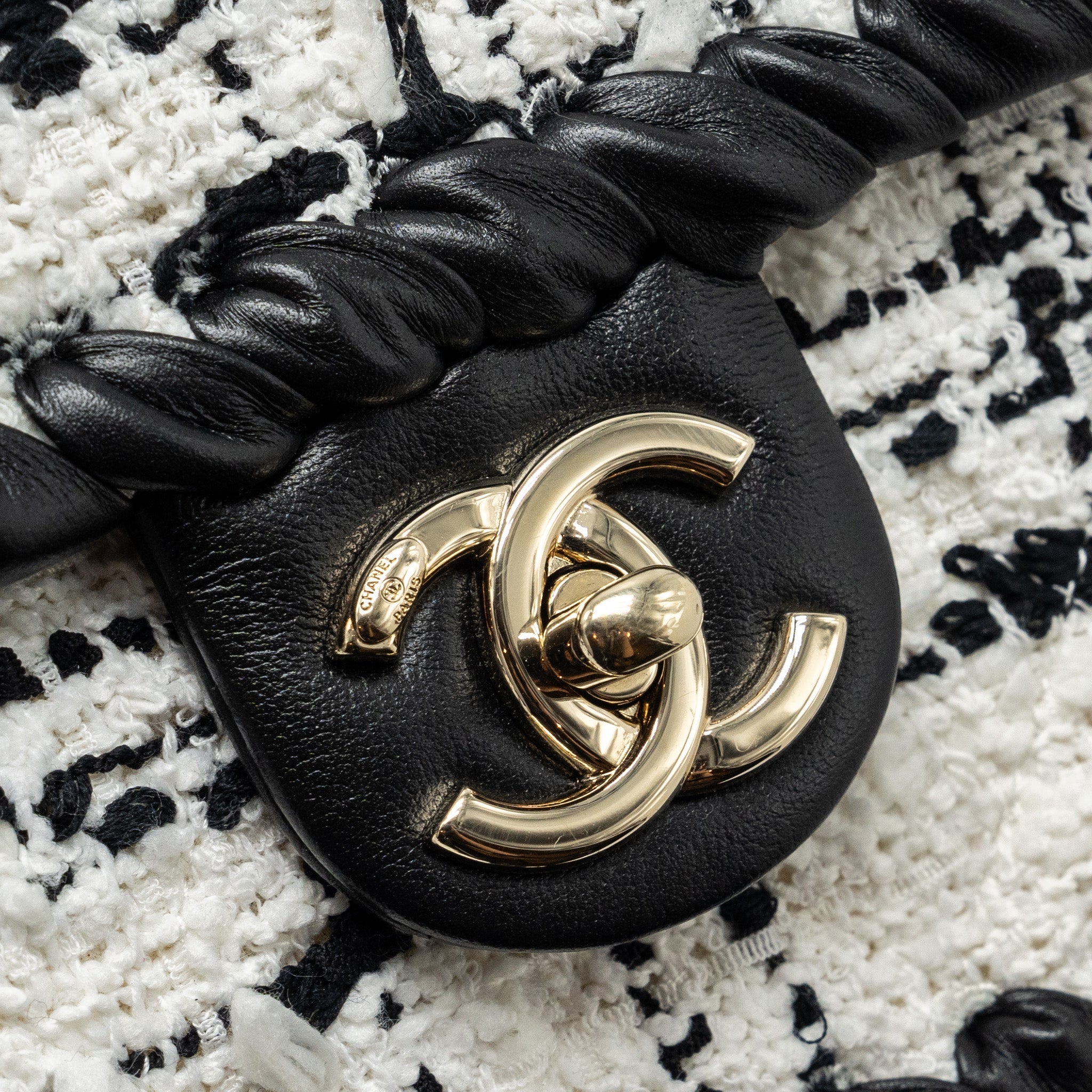 CHANEL SEASONAL MINI SQUARE FLAP BAG TWEED WHITE/BLACK LGHW (MICROCHIP)