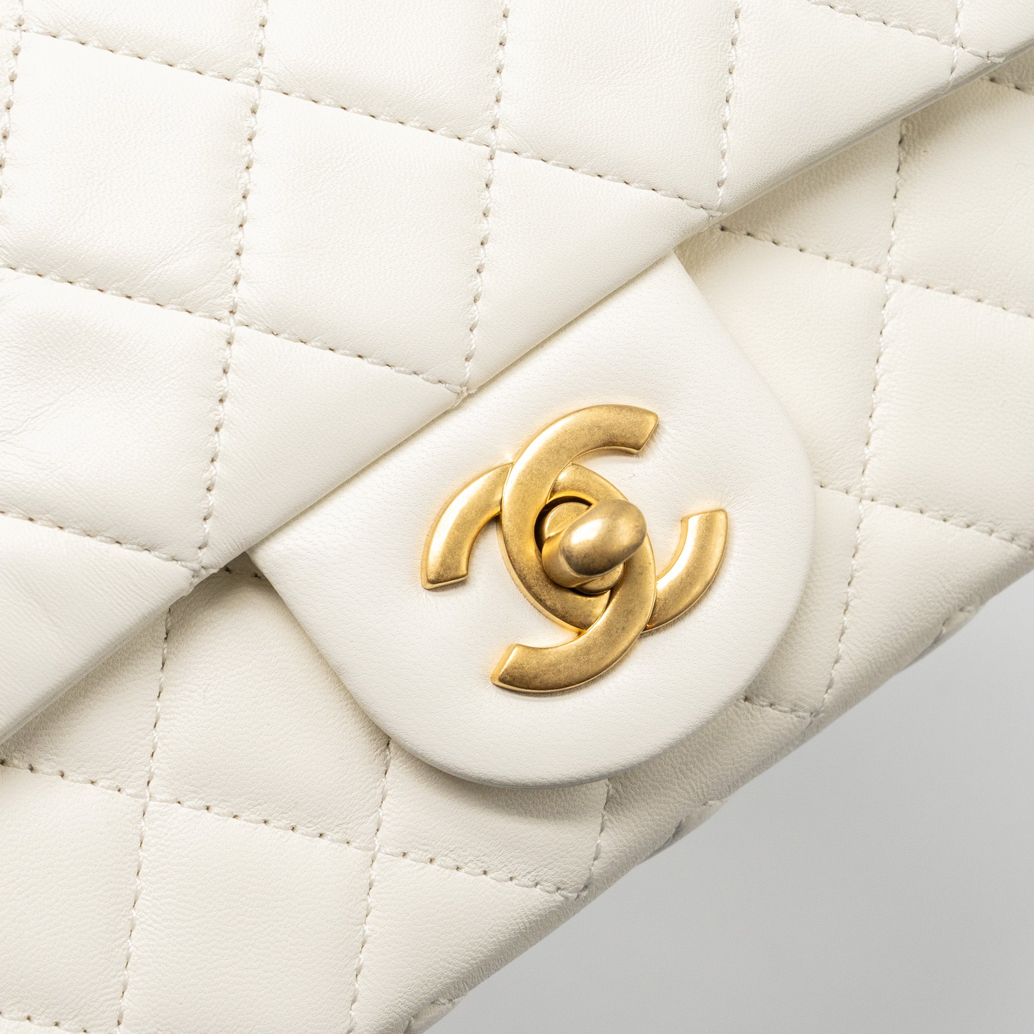 CHANEL 22C PEARL CRUSH MINI RECTANGULAR FLAP BAG LAMBSKIN WHITE GHW (MICROCHIP)