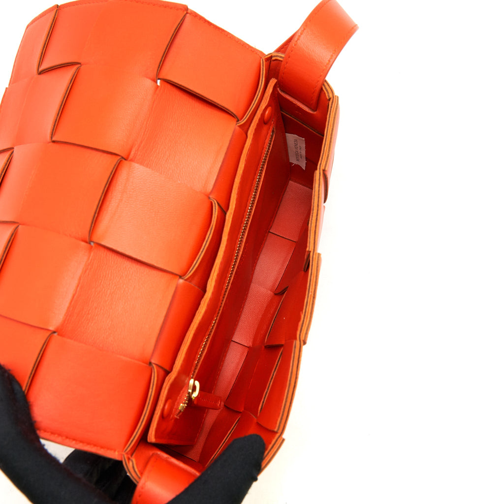 BOTTEGA VENETA CASSETTE BAG BRIGHT ORANGE