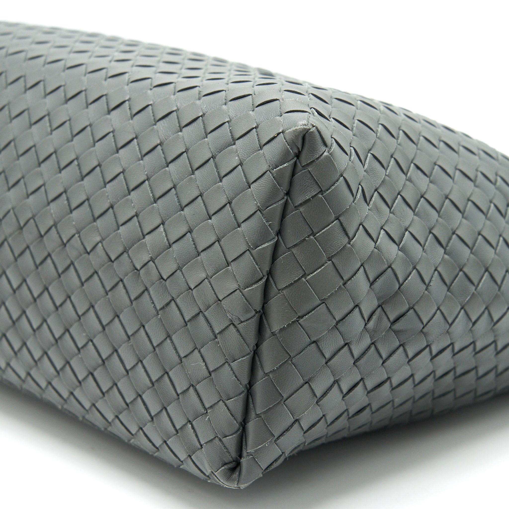 BOTTEGA VENETA GARDA TOTE BAG GREY